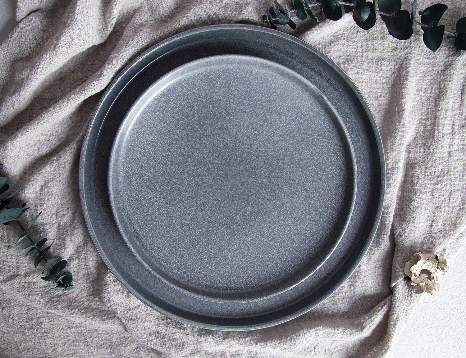 CHANGSHA HAPPY GO Stoneware Reactive Glaze Tableware Set in Elegant Gray |happygodinnerware.com