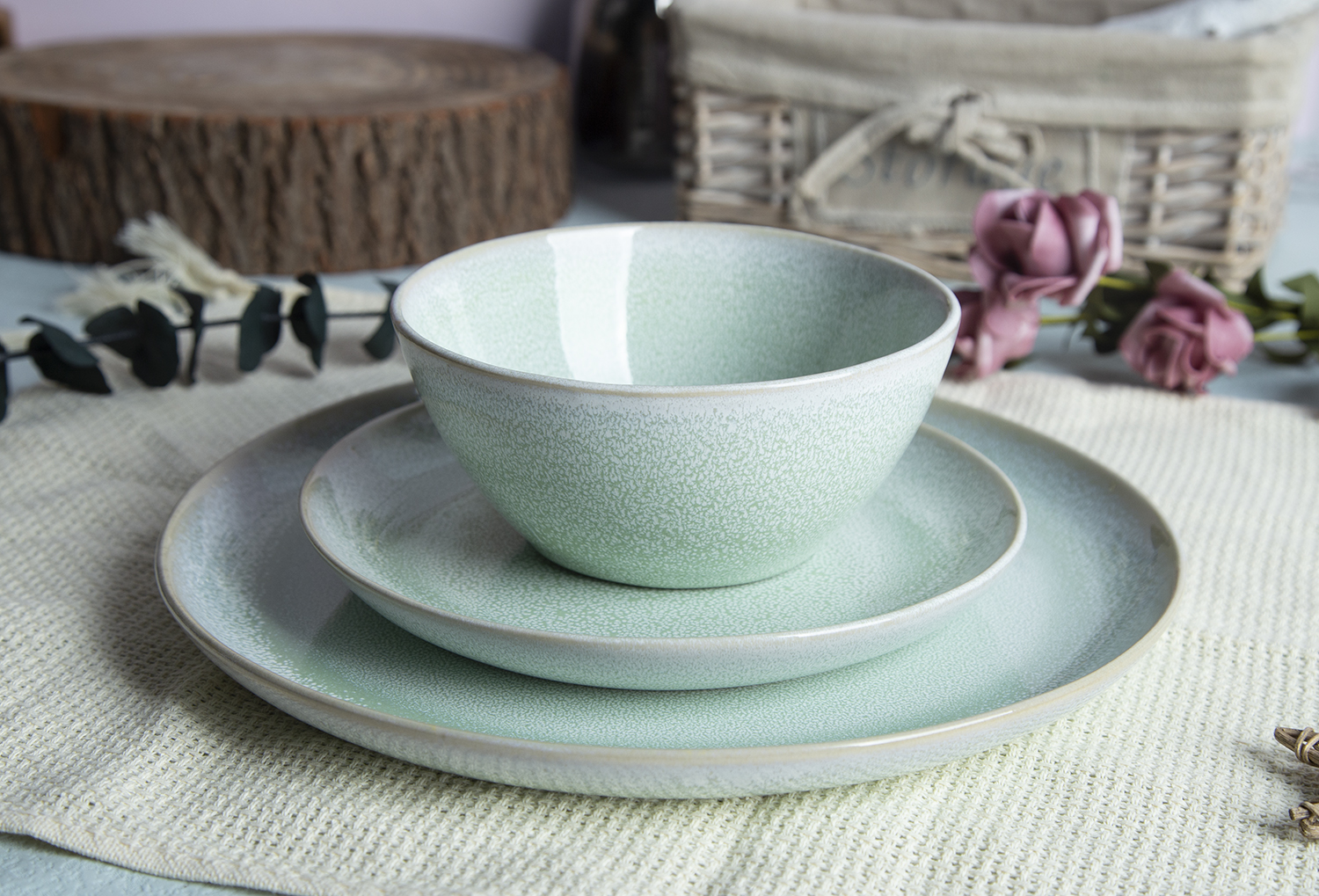 CHANGSHA HAPPY GO Mint & Earth Speckle Reactive Glaze Stoneware Set |happygodinnerware.com