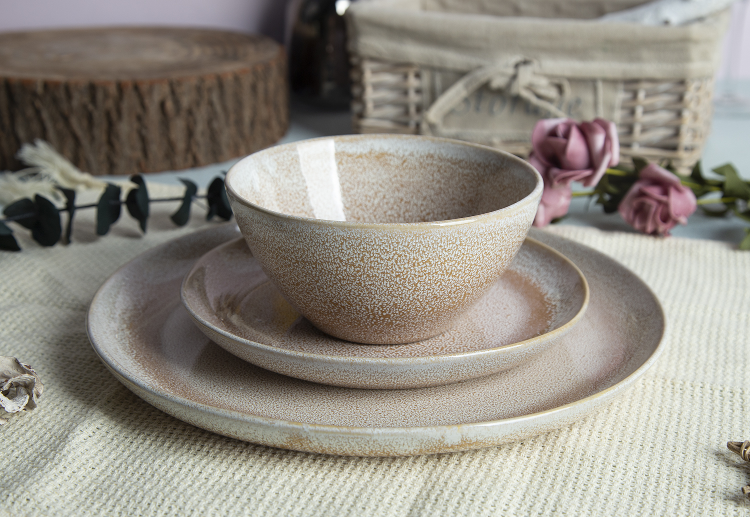 CHANGSHA HAPPY GO Mint & Earth Speckle Reactive Glaze Stoneware Set |happygodinnerware.com