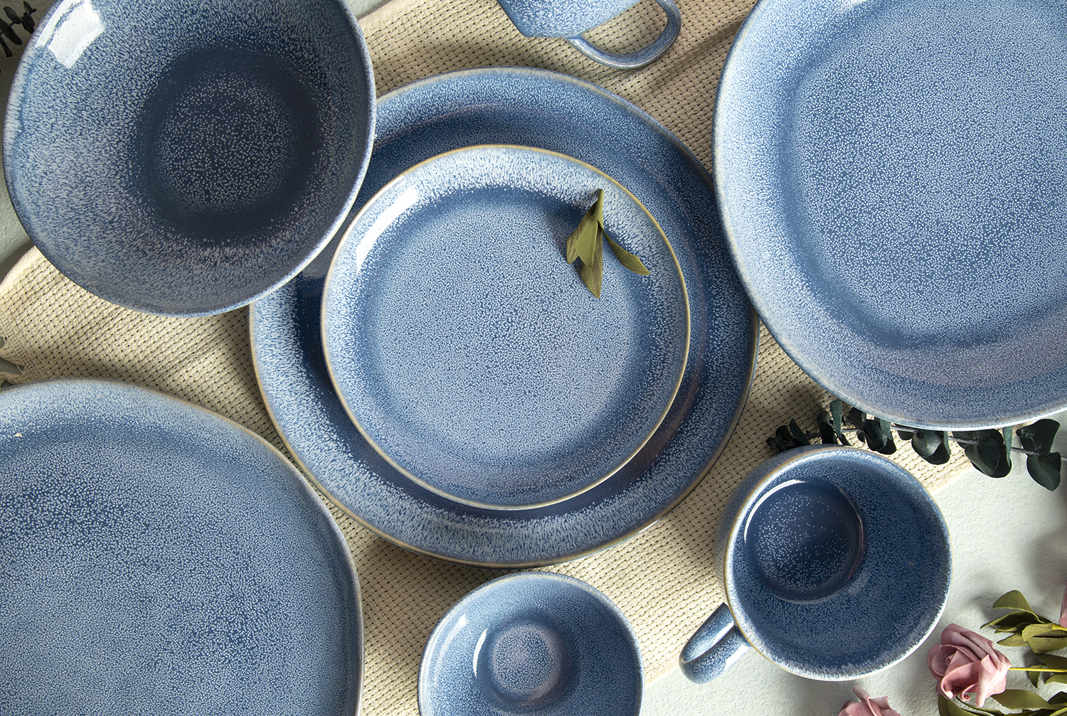 CHANGSHA HAPPY GO Mint & Earth Speckle Reactive Glaze Stoneware Set |happygodinnerware.com