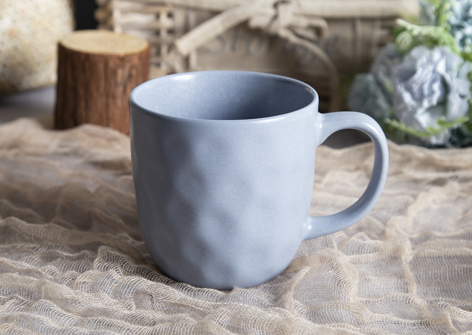 CHANGSHA HAPPY GO 8-Color Embossed Glaze Stoneware Dinnerware Collection |happygodinnerware.com