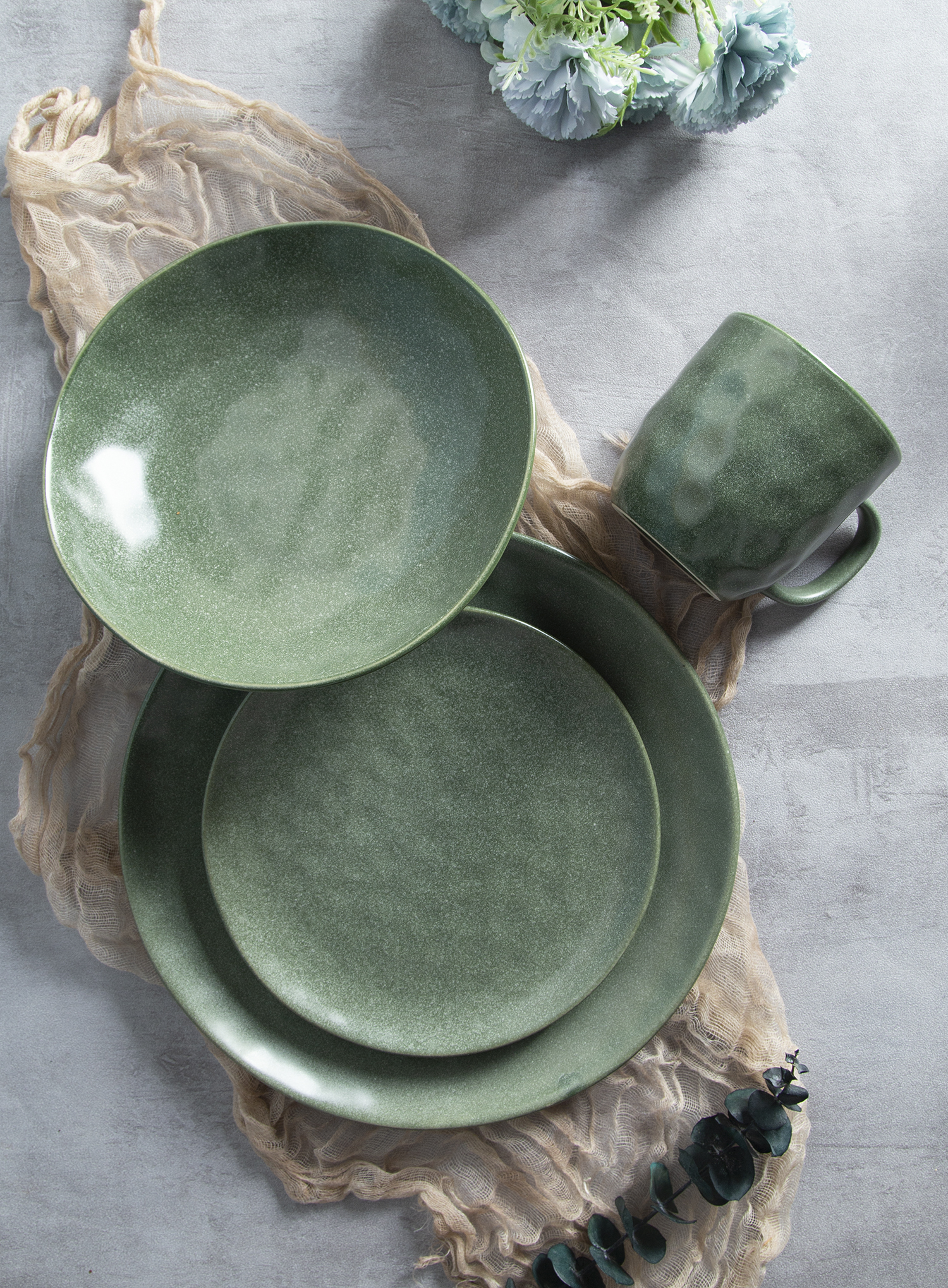 CHANGSHA HAPPY GO 8-Color Embossed Glaze Stoneware Dinnerware Collection |happygodinnerware.com