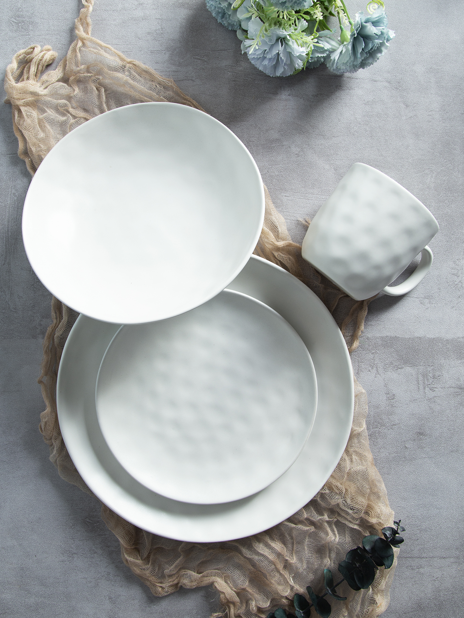 CHANGSHA HAPPY GO 8-Color Embossed Glaze Stoneware Dinnerware Collection |happygodinnerware.com