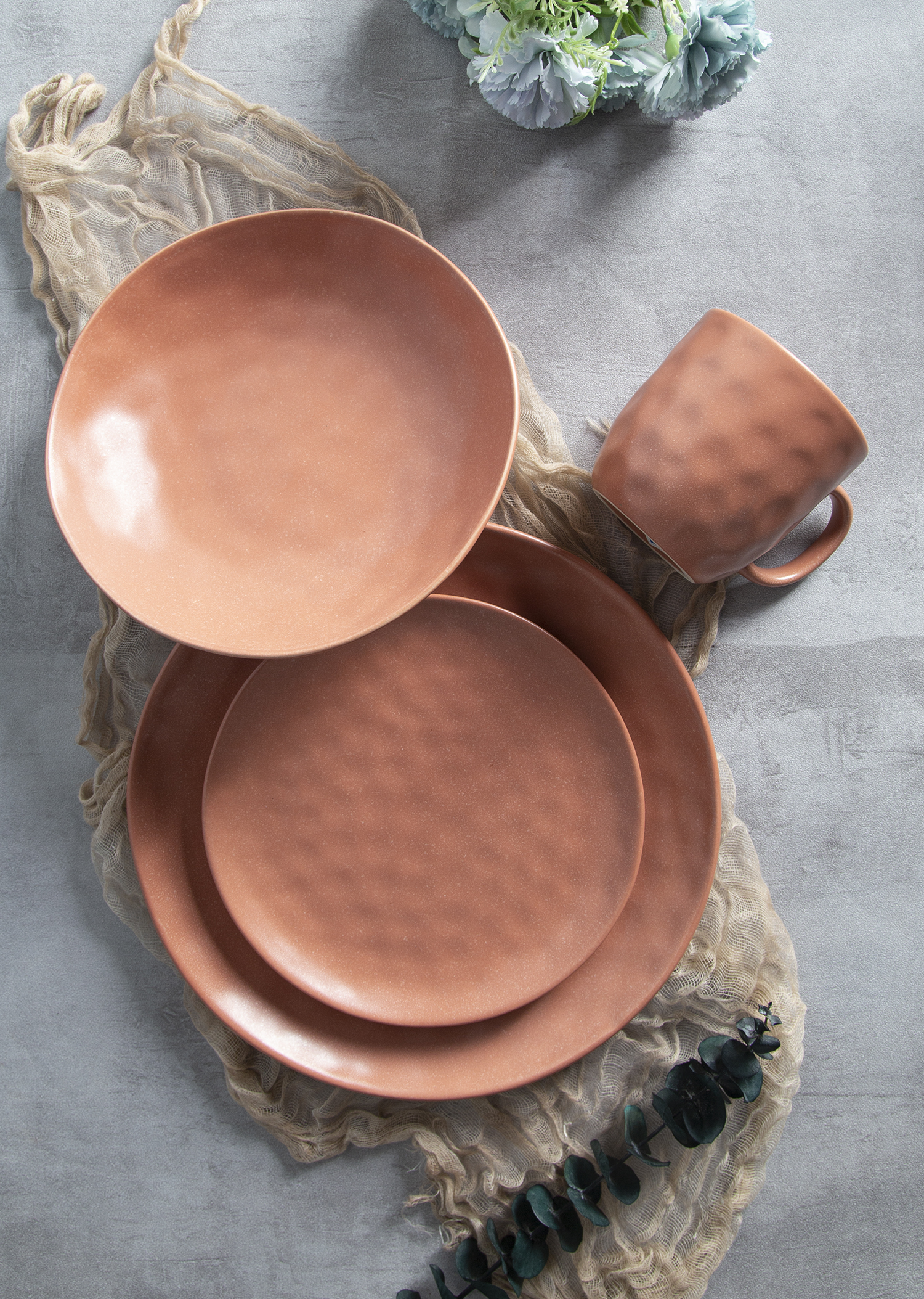 CHANGSHA HAPPY GO 8-Color Embossed Glaze Stoneware Dinnerware Collection |happygodinnerware.com