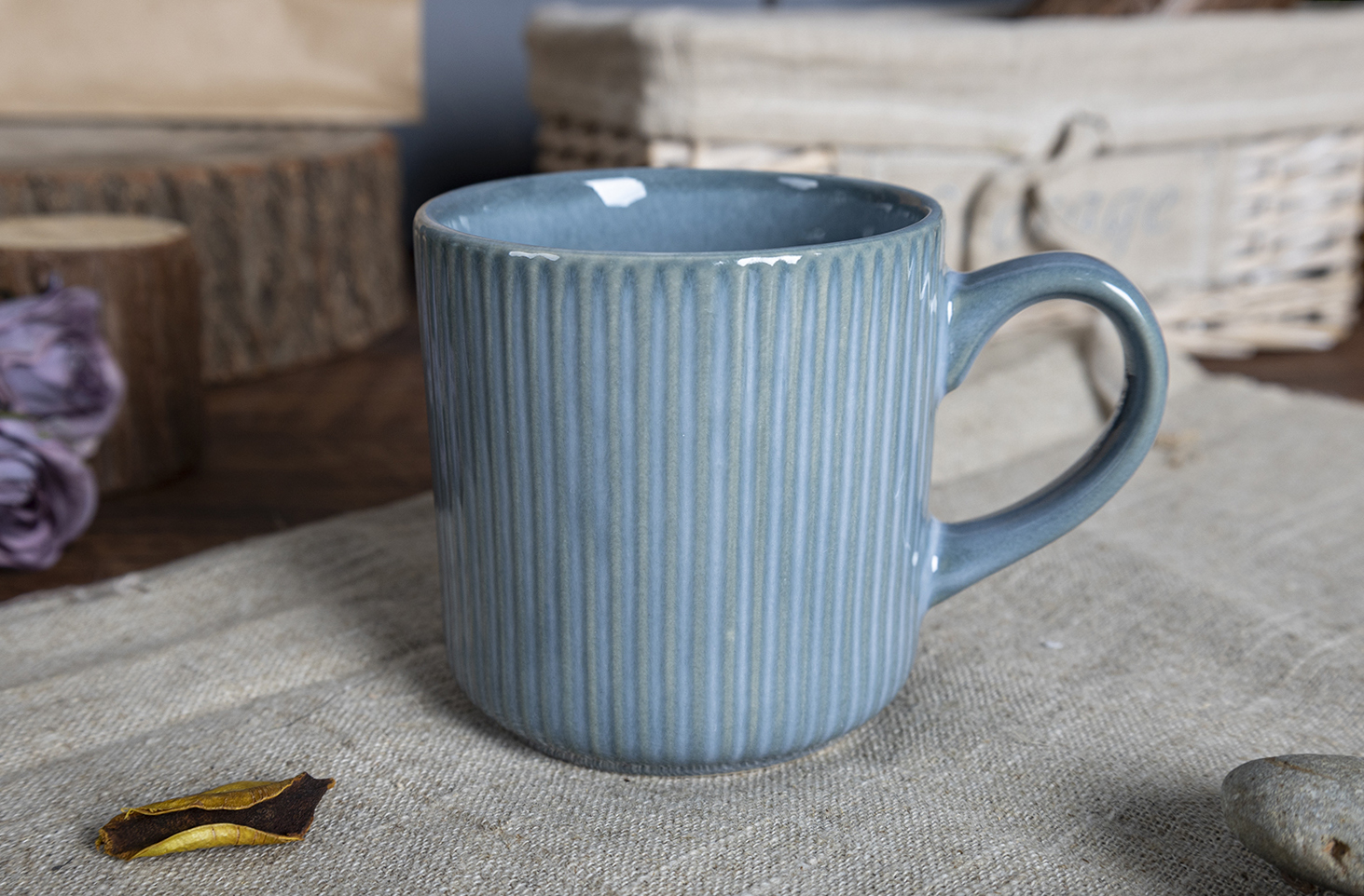 CHANGSHA HAPPY GO  Vintage-Inspired Reactive Glaze Stoneware Dinner Set in Sage Green and Cinnamon with Layered Earthy Tones |happygodinnerware.com