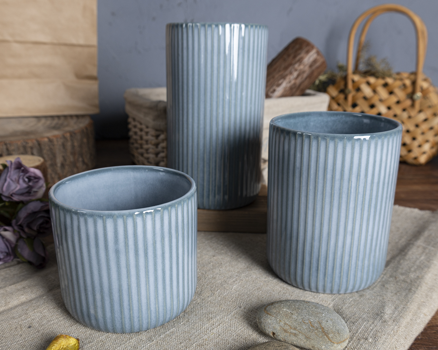 CHANGSHA HAPPY GO  Vintage-Inspired Reactive Glaze Stoneware Dinner Set in Sage Green and Cinnamon with Layered Earthy Tones |happygodinnerware.com