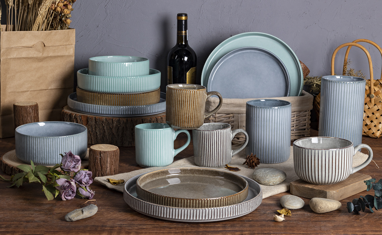 CHANGSHA HAPPY GO  Vintage-Inspired Reactive Glaze Stoneware Dinner Set in Sage Green and Cinnamon with Layered Earthy Tones |happygodinnerware.com