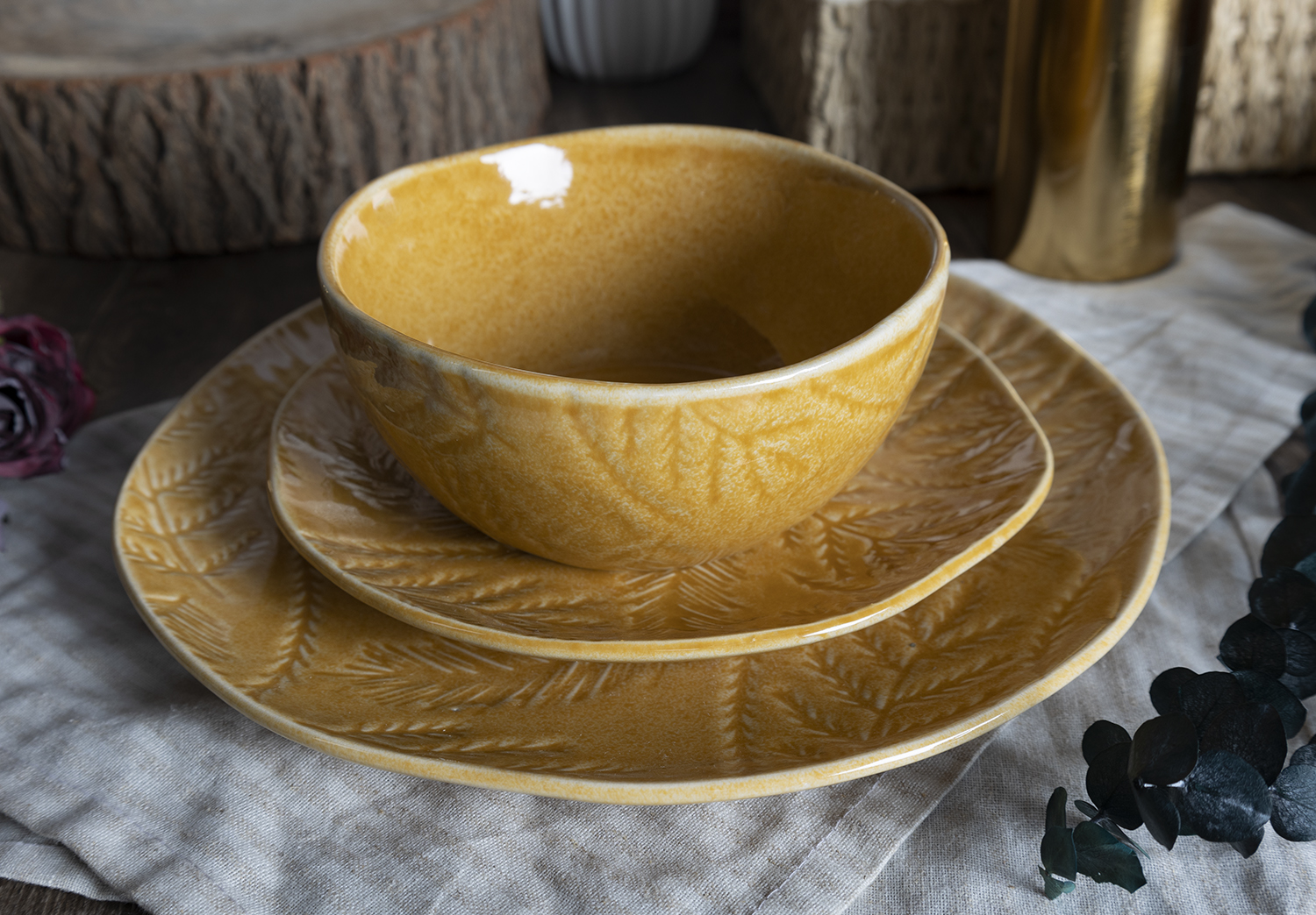 CHANGSHA HAPPY GO Artisan Reactive Glaze Stoneware Dinnerware Set in Midnight Blue with Gold Rim and Handcrafted Feel |Dopamine Series Ceramics  |happygodinnerware.com