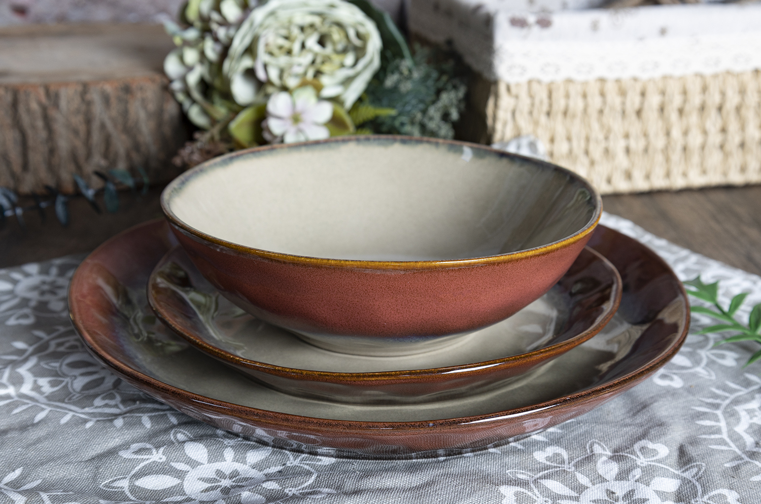 CHANGSHA HAPPY GO Rustic Gradient Reactive Glaze Stoneware Dinner Set in Earthy Red and Ocean Teal with Handmade Look |happygodinnerware.com