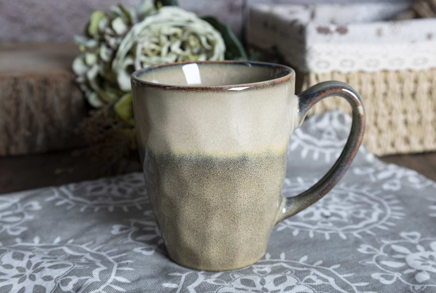 CHANGSHA HAPPY GO Rustic Gradient Reactive Glaze Stoneware Dinner Set in Earthy Red and Ocean Teal with Handmade Look |happygodinnerware.com
