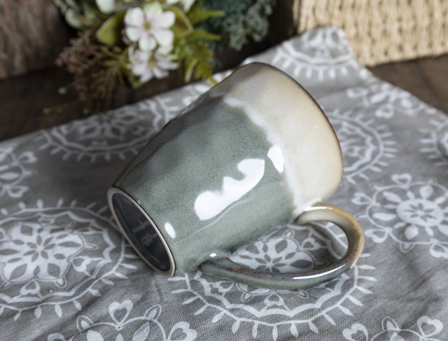 CHANGSHA HAPPY GO Rustic Gradient Reactive Glaze Stoneware Dinner Set in Earthy Red and Ocean Teal with Handmade Look |happygodinnerware.com