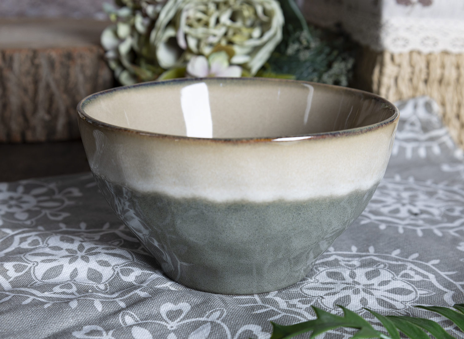 CHANGSHA HAPPY GO Rustic Gradient Reactive Glaze Stoneware Dinner Set in Earthy Red and Ocean Teal with Handmade Look |happygodinnerware.com