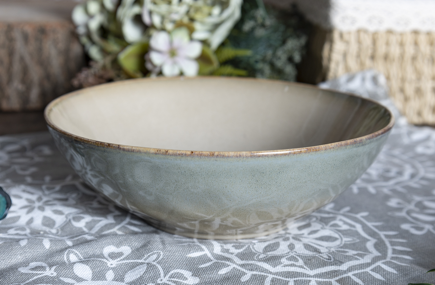 CHANGSHA HAPPY GO Rustic Gradient Reactive Glaze Stoneware Dinner Set in Earthy Red and Ocean Teal with Handmade Look |happygodinnerware.com
