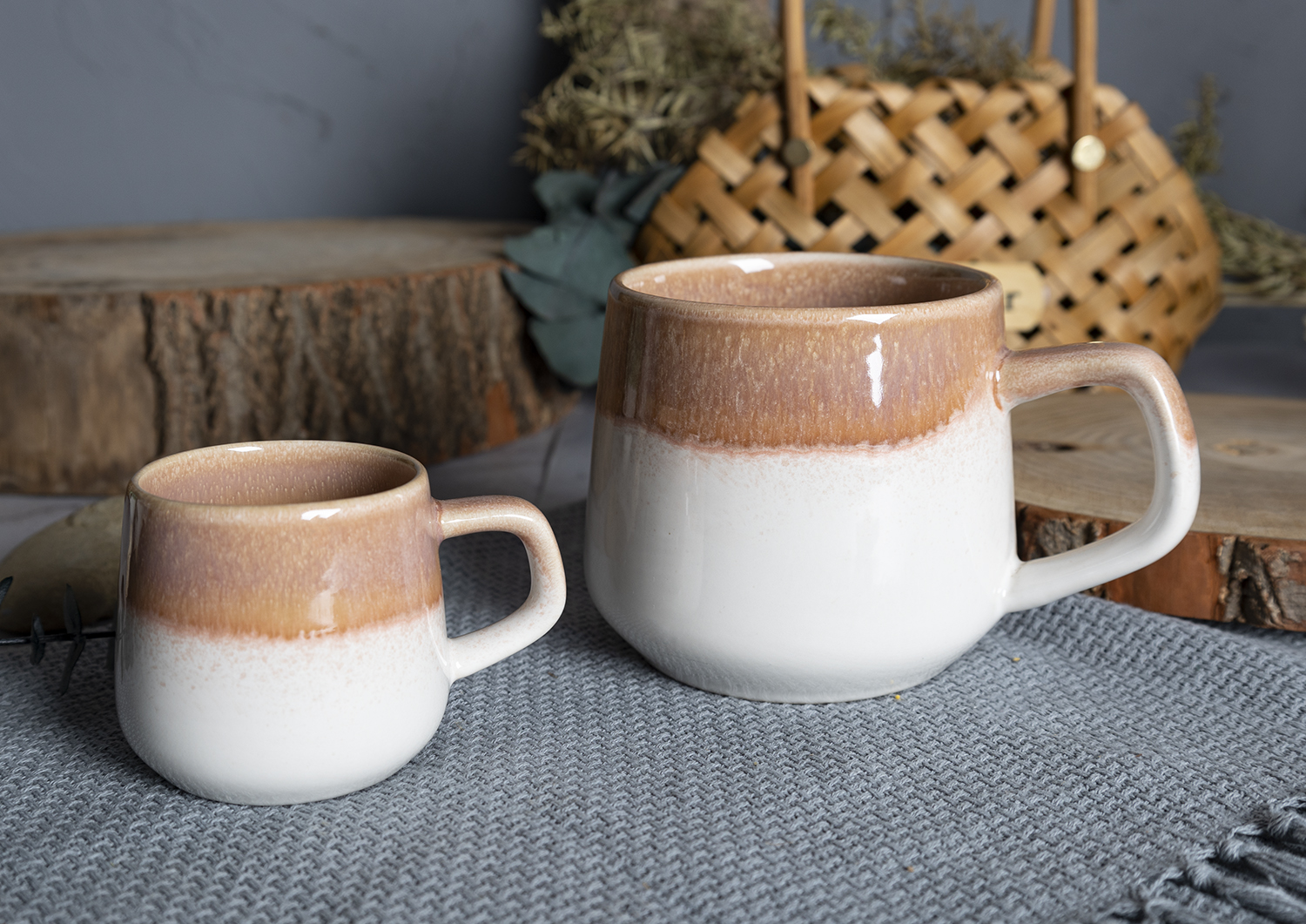 CHANGSHA HAPPY GO  Elegant Reactive Glaze Stoneware Dinnerware Set in Misty Beige and Ocean Blue with Textured Finish |Dopamine Series Ceramics  |Dopamine Series Ceramics  |happygodinnerware.com