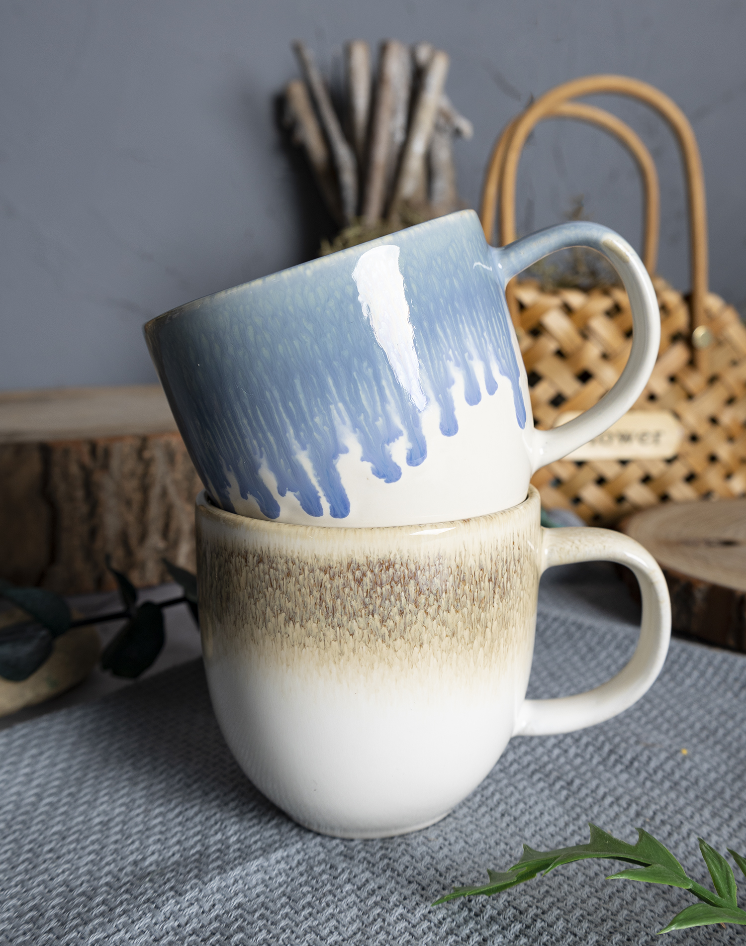 CHANGSHA HAPPY GO  Elegant Reactive Glaze Stoneware Dinnerware Set in Misty Beige and Ocean Blue with Textured Finish |Dopamine Series Ceramics  |Dopamine Series Ceramics  |happygodinnerware.com