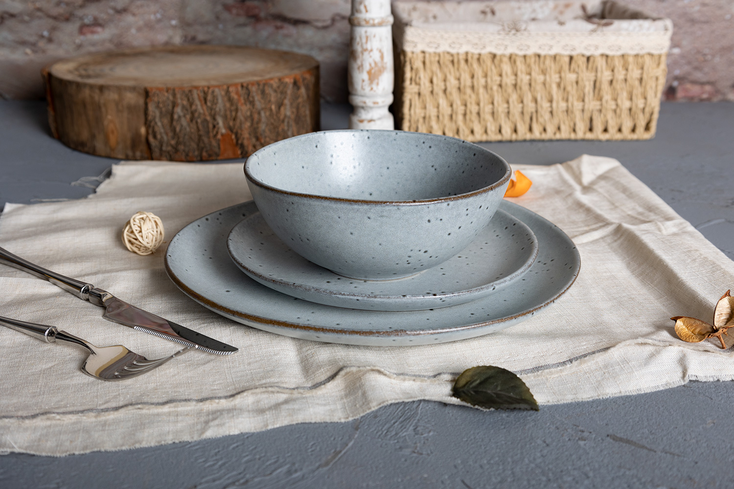 CHANGSHA HAPPY GO Stoneware Dinner Set in Matcha Green, Blue and Gray Tones with Reactive Matte Glaze Finish  |happygodinnerware.com