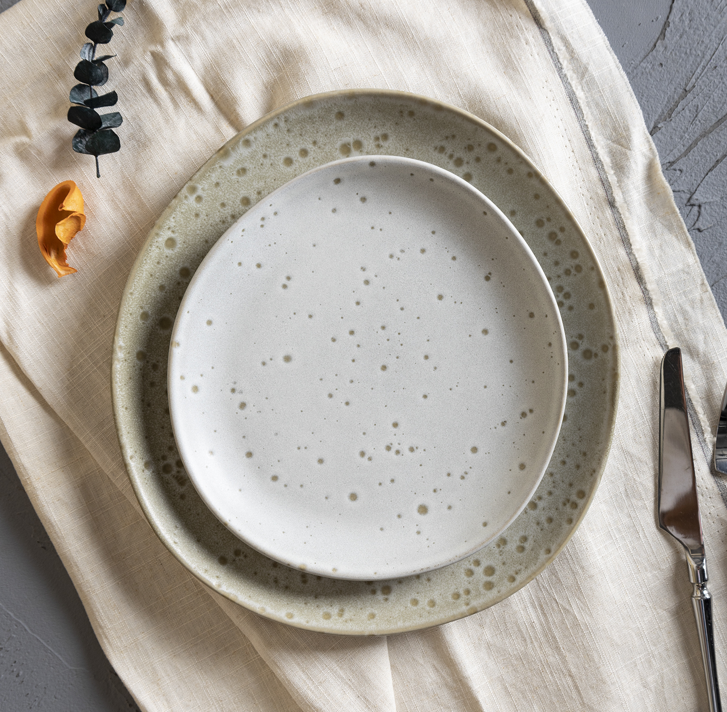 CHANGSHA HAPPY GO Stoneware Dinner Set in Matcha Green, Blue and Gray Tones with Reactive Matte Glaze Finish  |happygodinnerware.com