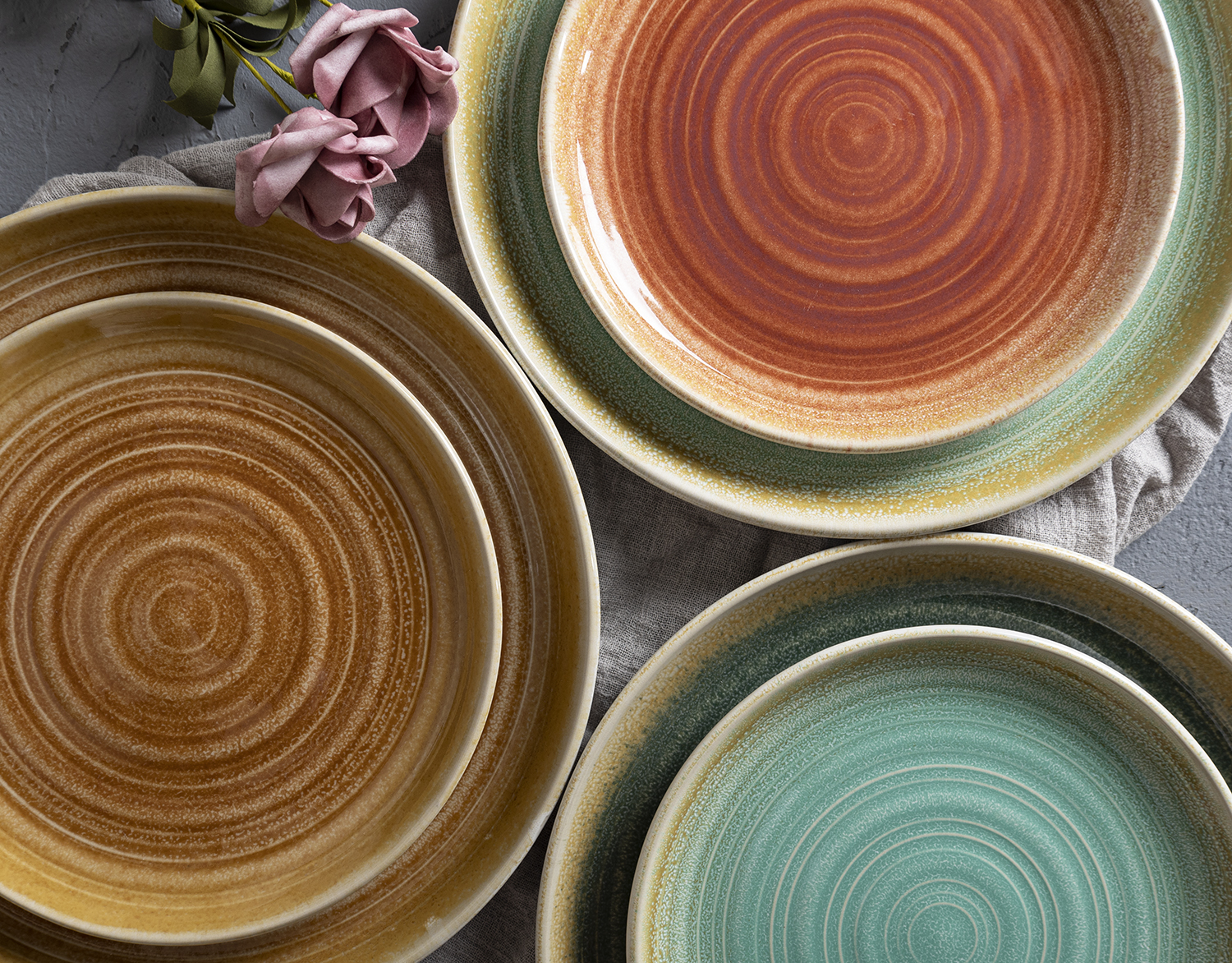 CHANGSHA HAPPY GO Dual Tone Stone-Effect Reactive Glaze Stoneware Tableware Set in Mustard Yellow and Ocean Blue |Dopamine Series Ceramics  |happygodinnerware.com