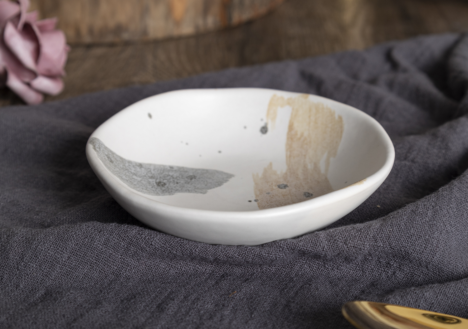 CHANGSHA HAPPY GO Contemporary Gray-Blue Matte Reactive Glaze Stoneware Dinner Set with Subtle Natural Texture |happygodinnerware.com