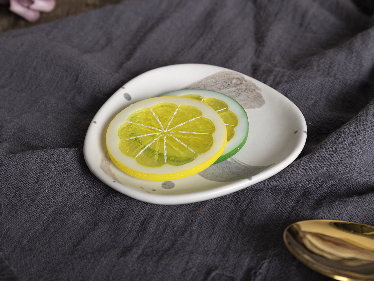 CHANGSHA HAPPY GO Contemporary Gray-Blue Matte Reactive Glaze Stoneware Dinner Set with Subtle Natural Texture |happygodinnerware.com
