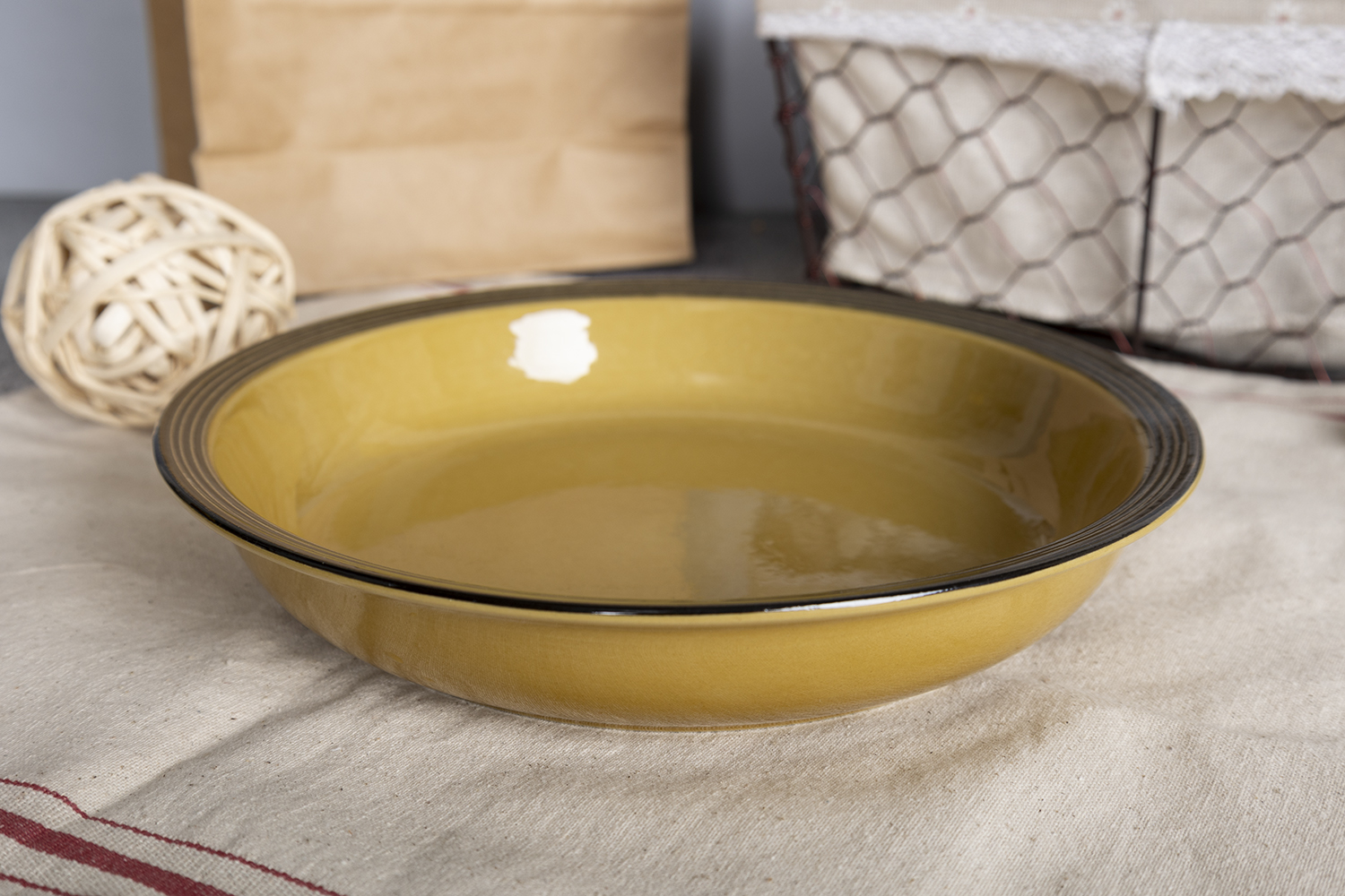CHANGSHA HAPPY GO Vintage-Style Grayish Green Reactive Glaze Stoneware Dinnerware with Weathered Matte Finish |happygodinnerware.com