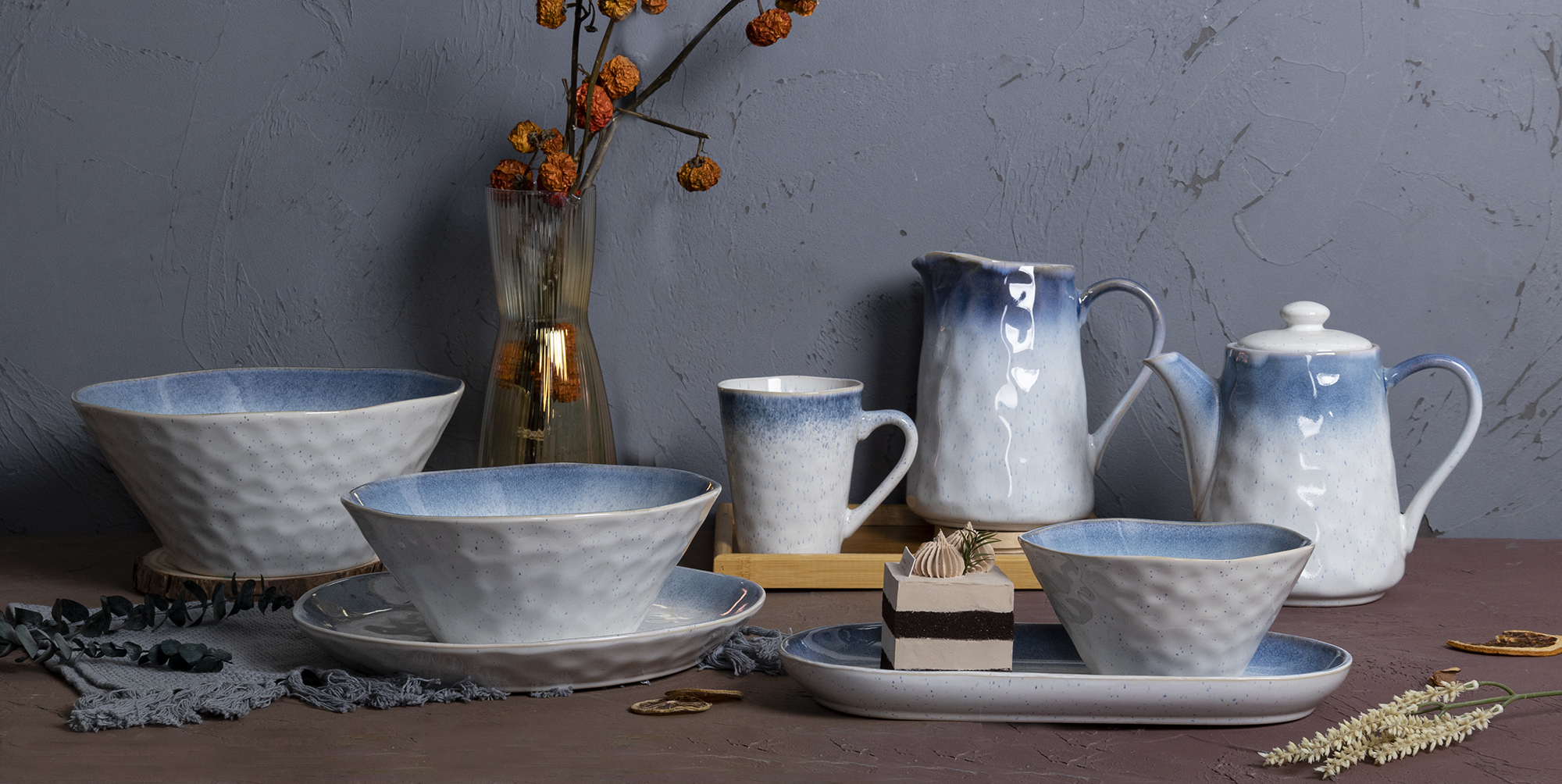 CHANGSHA HAPPY GO Reactive Glaze Hammered Stoneware Tea and Dinner Set with Ocean Blue Interior and Serving Tray |happygodinnerware.com