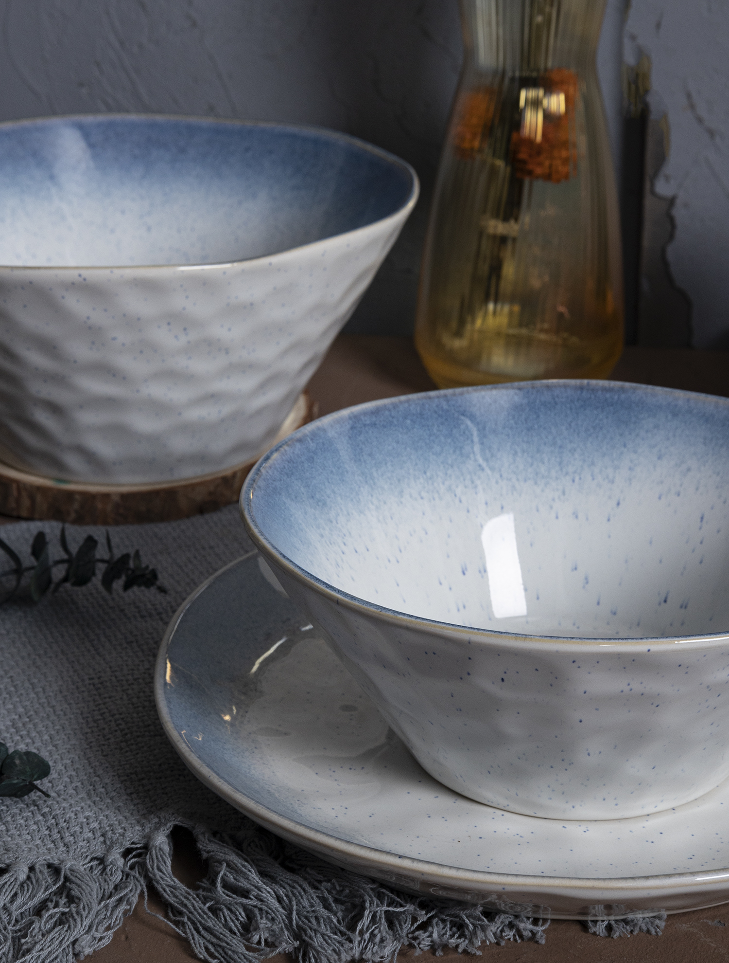 CHANGSHA HAPPY GO Reactive Glaze Hammered Stoneware Tea and Dinner Set with Ocean Blue Interior and Serving Tray |happygodinnerware.com