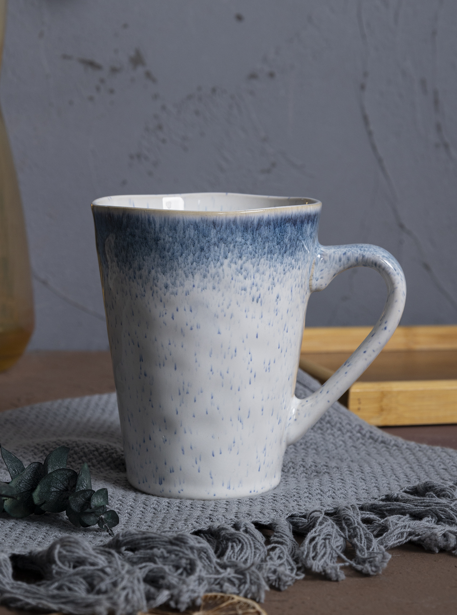 CHANGSHA HAPPY GO Reactive Glaze Hammered Stoneware Tea and Dinner Set with Ocean Blue Interior and Serving Tray |happygodinnerware.com