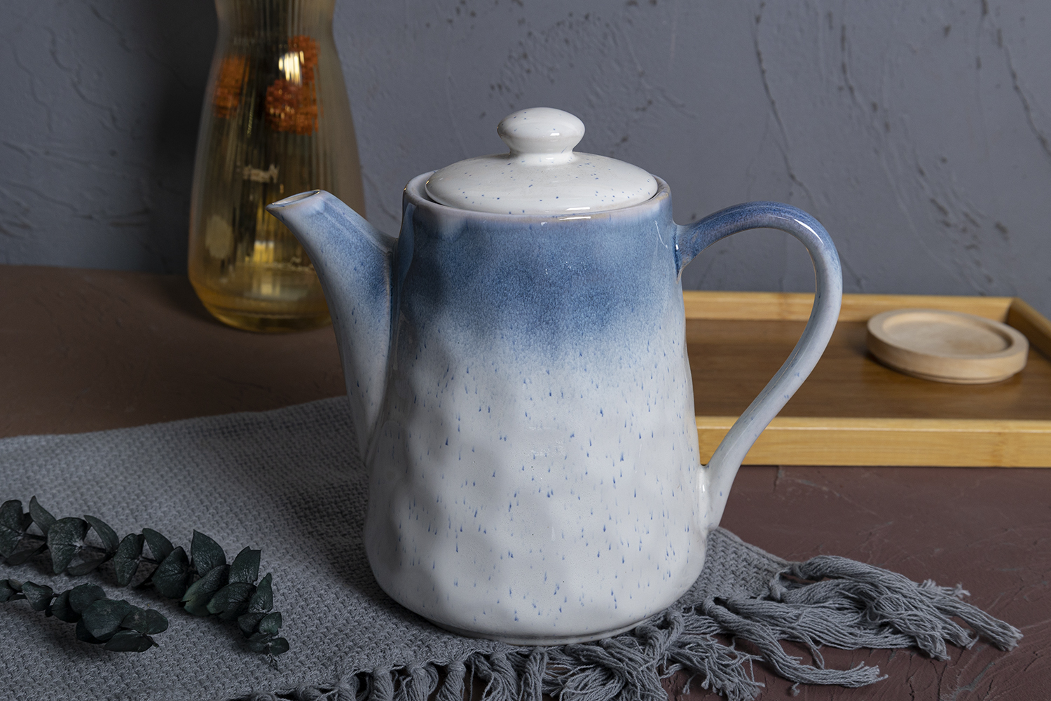 CHANGSHA HAPPY GO Reactive Glaze Hammered Stoneware Tea and Dinner Set with Ocean Blue Interior and Serving Tray |happygodinnerware.com