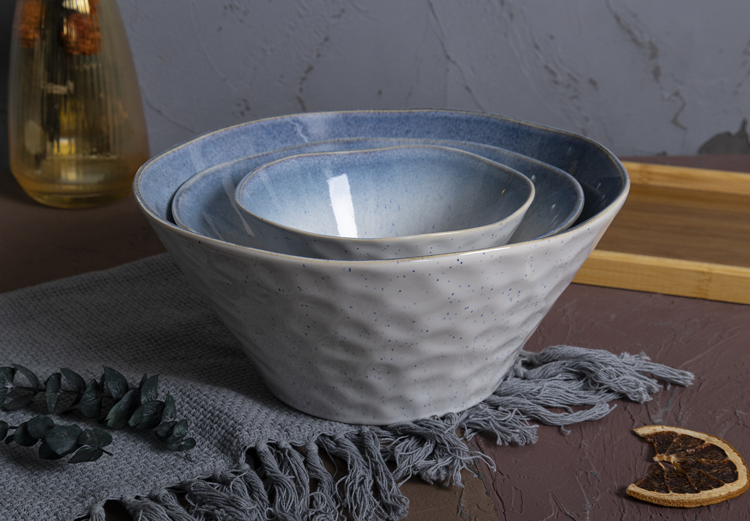 CHANGSHA HAPPY GO Reactive Glaze Hammered Stoneware Tea and Dinner Set with Ocean Blue Interior and Serving Tray |happygodinnerware.com