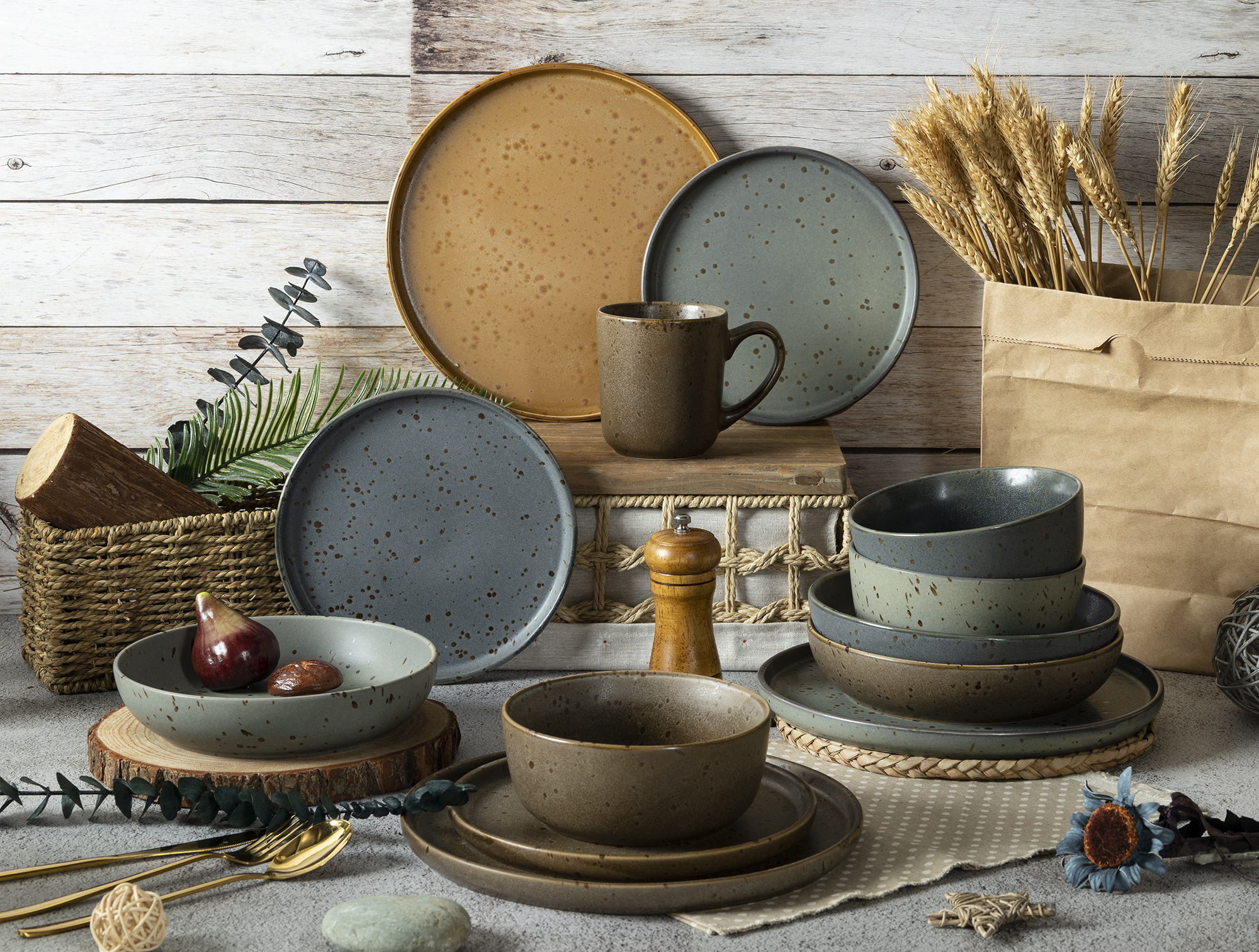 CHANGSHA HAPPY GO Rustic Earth-Tone Reactive Glaze Stoneware Dinner Set in Textured Matte Finish |happygodinnerware.com