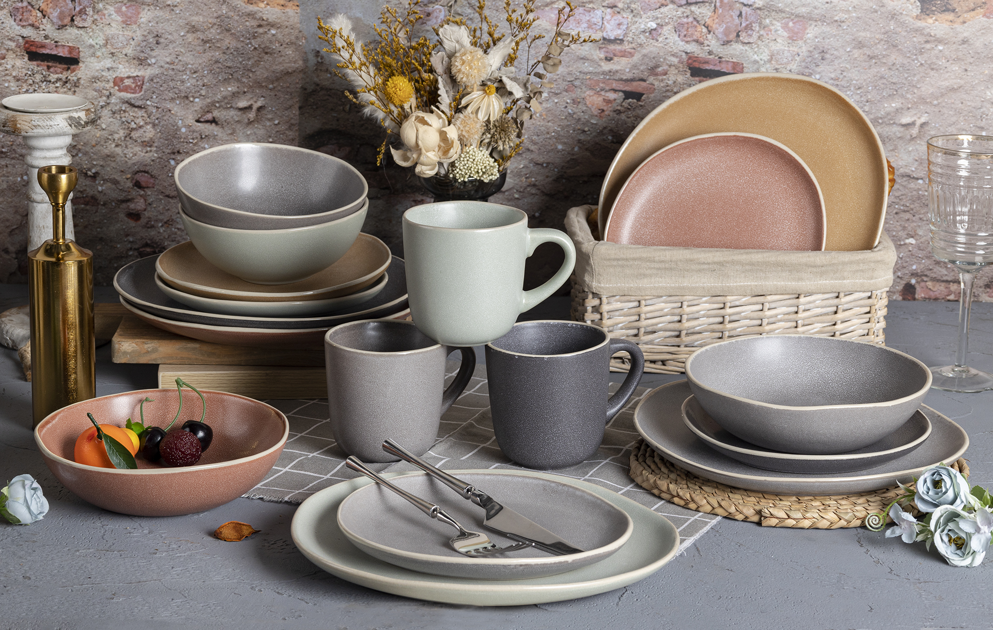CHANGSHA HAPPY GO Nordic Rustic Reactive Glaze Stoneware Tableware Set with Speckled Matte Surface  |happygodinnerware.com