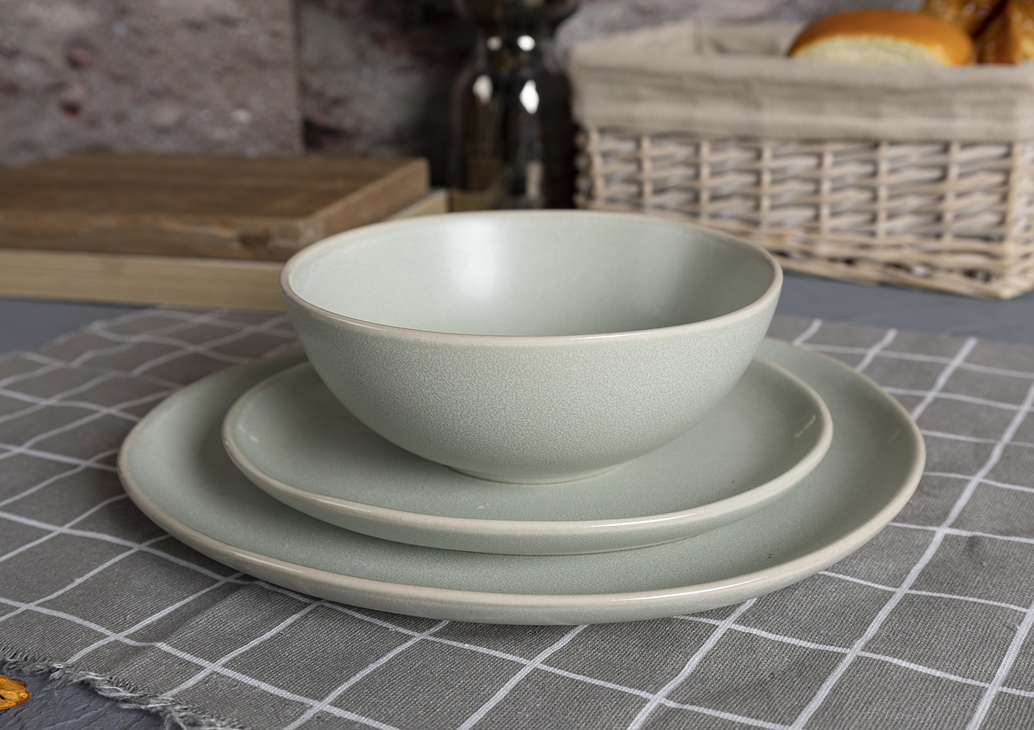 CHANGSHA HAPPY GO Nordic Rustic Reactive Glaze Stoneware Tableware Set with Speckled Matte Surface  |happygodinnerware.com