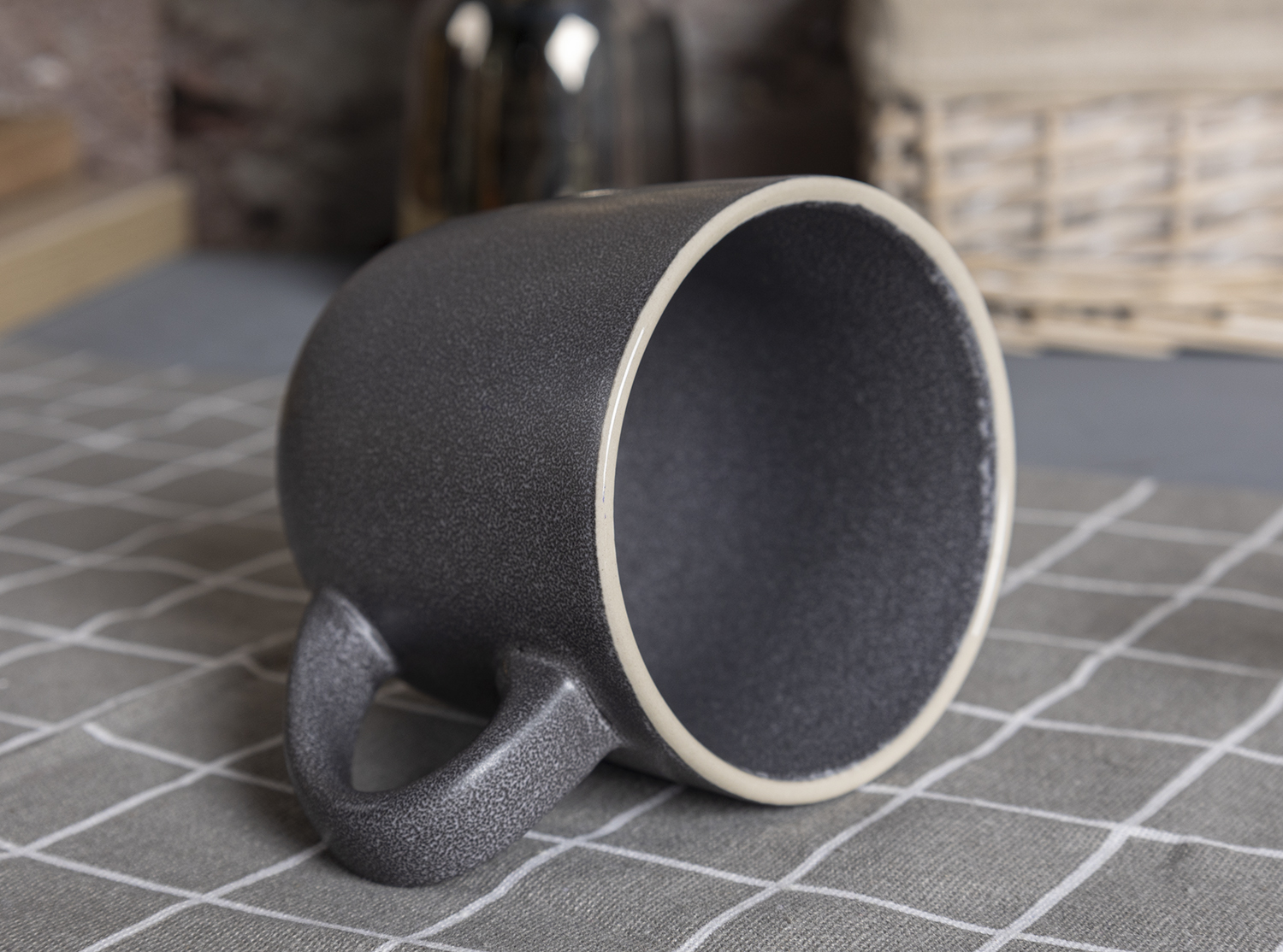 CHANGSHA HAPPY GO Nordic Rustic Reactive Glaze Stoneware Tableware Set with Speckled Matte Surface  |happygodinnerware.com