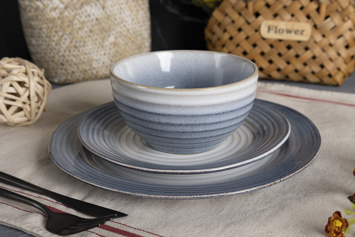 CHANGSHA HAPPY GO  Fresh Light Blue Reactive Glaze Stoneware Dinner Set with Spiral Patterns  |happygodinnerware.com