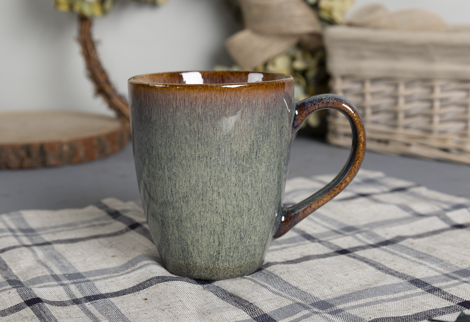 CHANGSHA HAPPY GO  Gradient Multi-Color Reactive Glaze Stoneware Dinner Set with Artistic Finish  |happygodinnerware.com