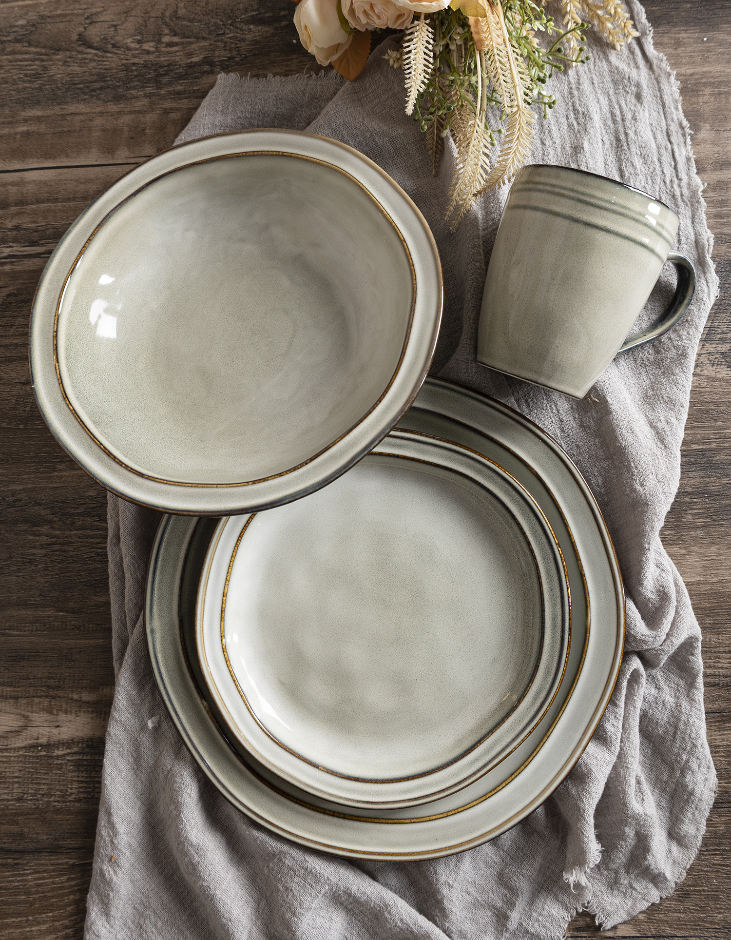 CHANGSHA HAPPY GO  Retro Striped Reactive Glaze Stoneware Dinner Set with Handcrafted Look  |happygodinnerware.com