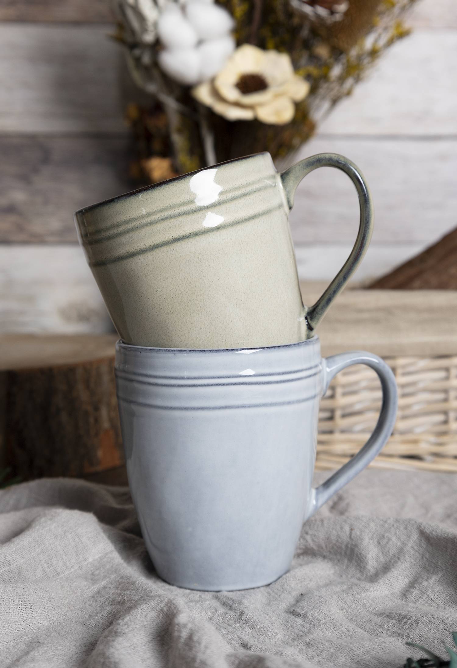 CHANGSHA HAPPY GO  Retro Striped Reactive Glaze Stoneware Dinner Set with Handcrafted Look  |happygodinnerware.com