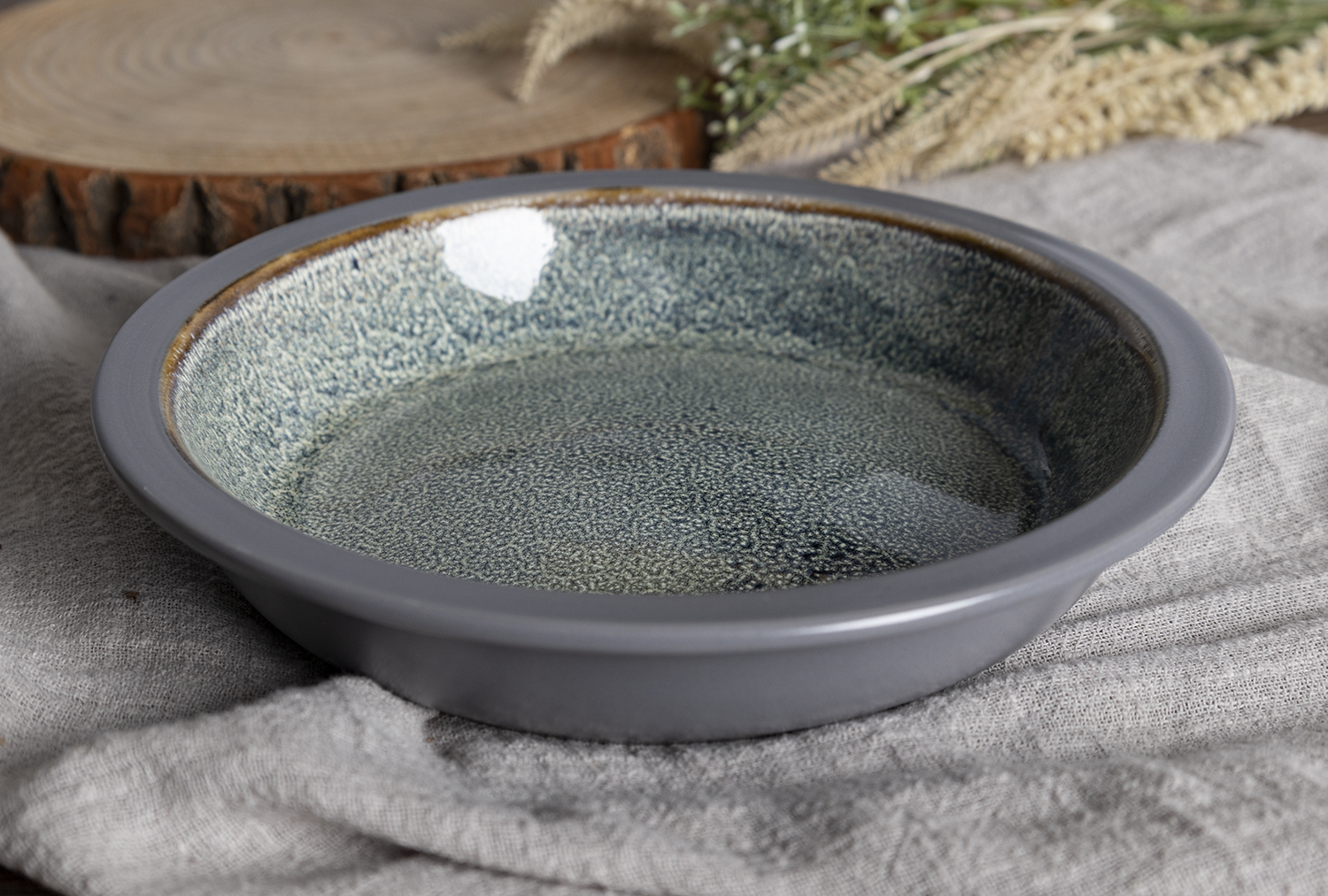 CHANGSHA HAPPY GO Antique Style Dual-Tone Reactive Glaze Stoneware Dinner Set with Rustic Charm  |happygodinnerware.com