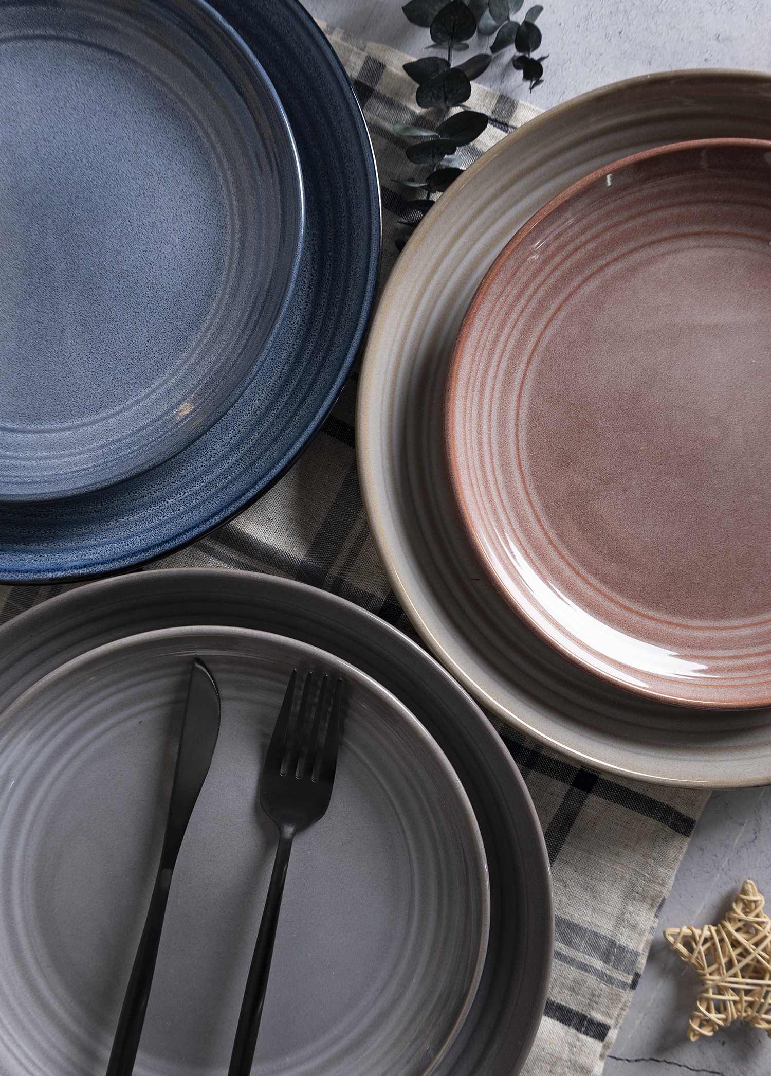 CHANGSHA HAPPY GO Vintage Dark Brown Reactive Glaze Stoneware Dinner Set with Rustic Texture  |happygodinnerware.com