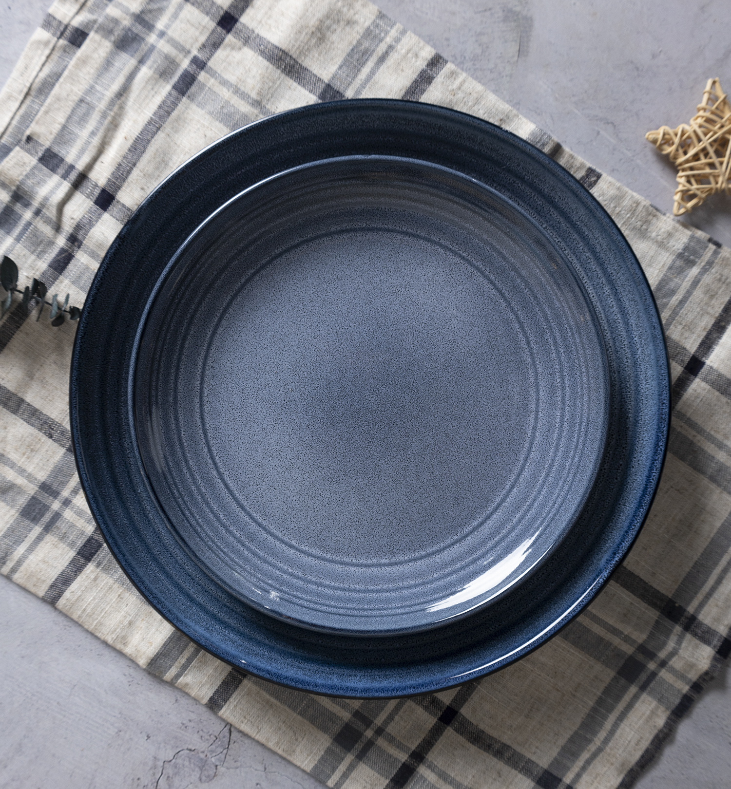 CHANGSHA HAPPY GO Vintage Dark Brown Reactive Glaze Stoneware Dinner Set with Rustic Texture  |happygodinnerware.com