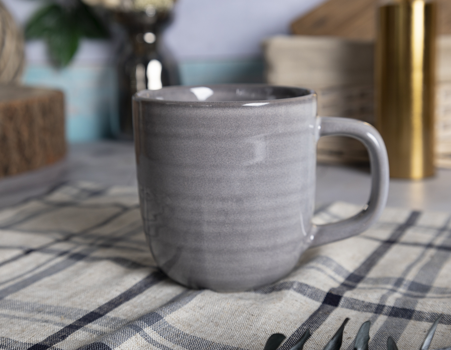 CHANGSHA HAPPY GO Vintage Dark Brown Reactive Glaze Stoneware Dinner Set with Rustic Texture  |happygodinnerware.com