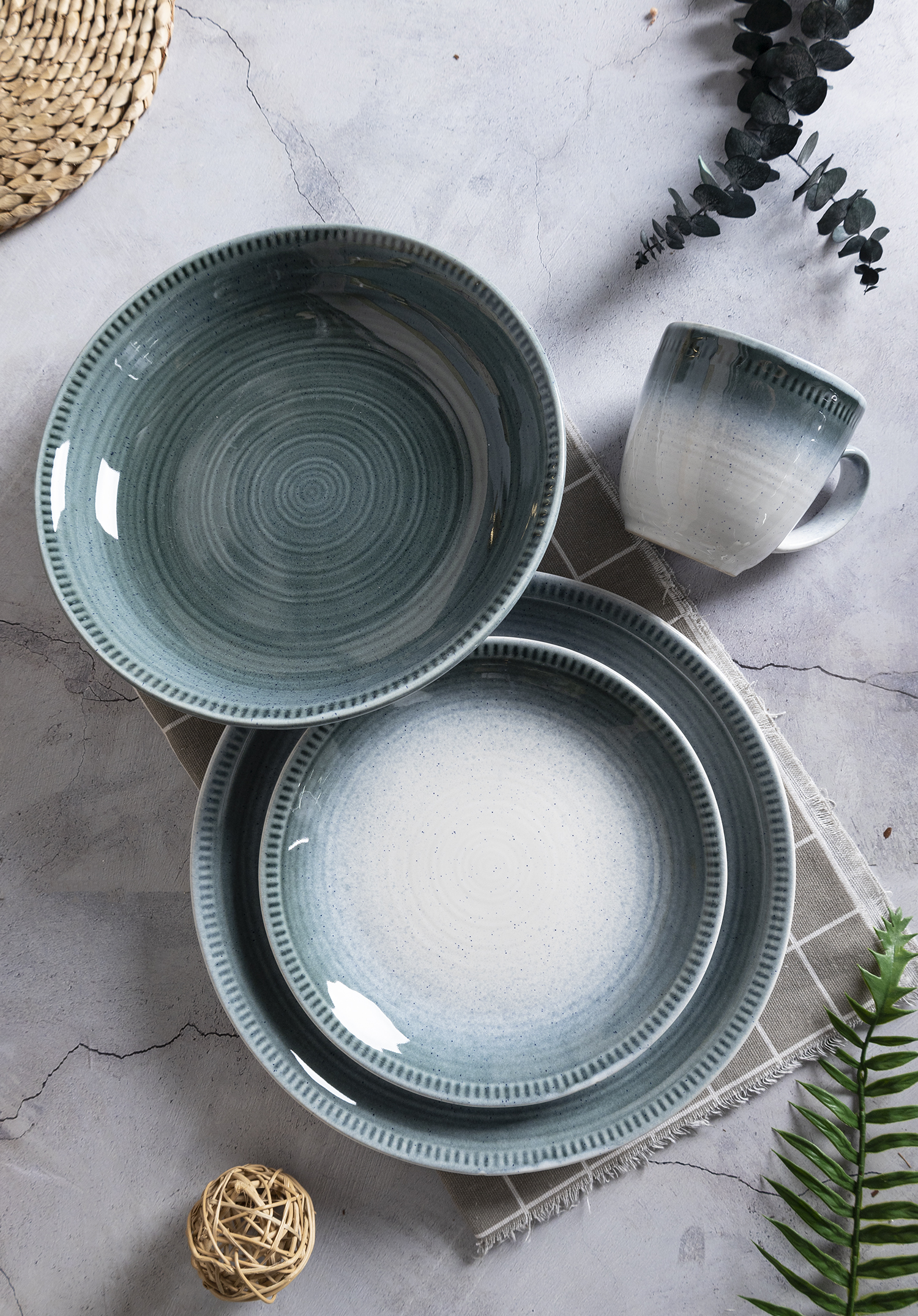 CHANGSHA HAPPY GO  Mediterranean Blue Tone Reactive Glaze Stoneware Dinner Set with Elegant Gradient  |happygodinnerware.com
