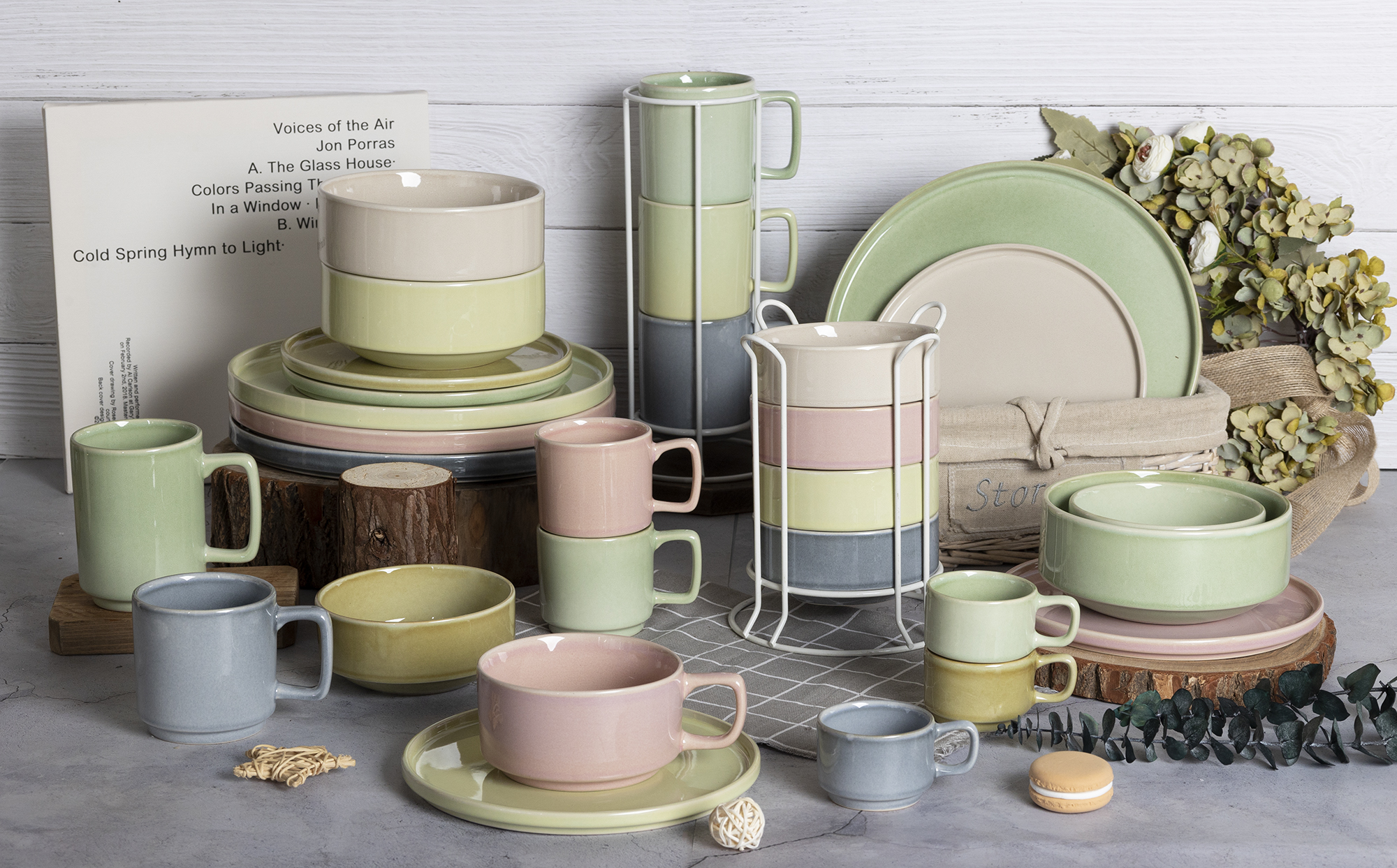 CHANGSHA HAPPY GO  Colorful Candy Tone Reactive Glaze Stoneware Dinner Set with Stackable Design  |happygodinnerware.com