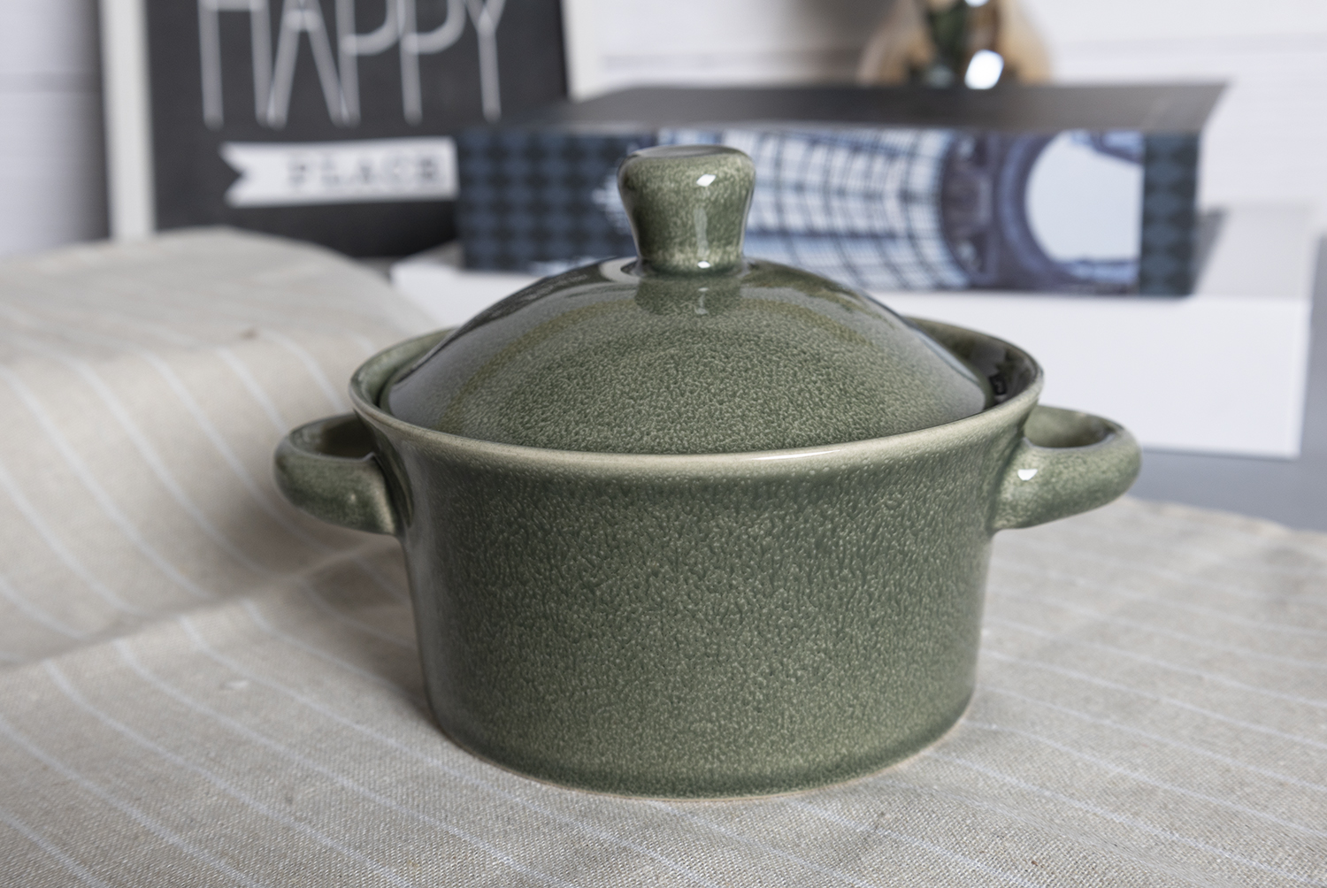 CHANGSHA HAPPY GO  Vintage Style Reactive Glaze Stoneware Mini Casserole Pot Set with Lids |Dopamine Series Ceramics  |happygodinnerware.com