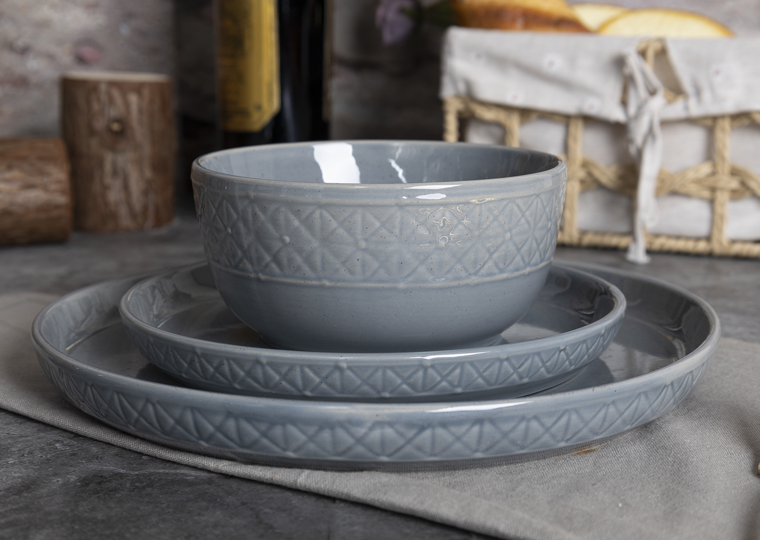 CHANGSHA HAPPY GO  Beaded Rim Embossed Reactive Glaze Stoneware Dinner Set in Warm Beige with Classic Touch  |happygodinnerware.com