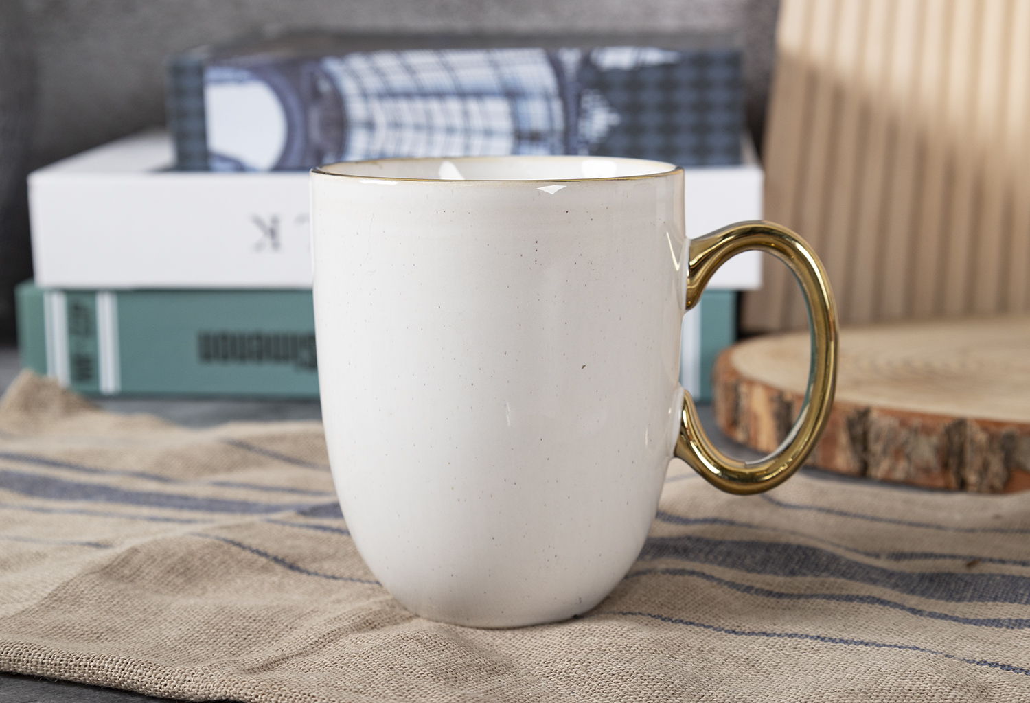 CHANGSHA HAPPY GO Luxury Ceramic Coffee Mugs with Gold Handle – Two-Tone Glazed Stoneware Cups for Modern Living|happygodinnerware.com