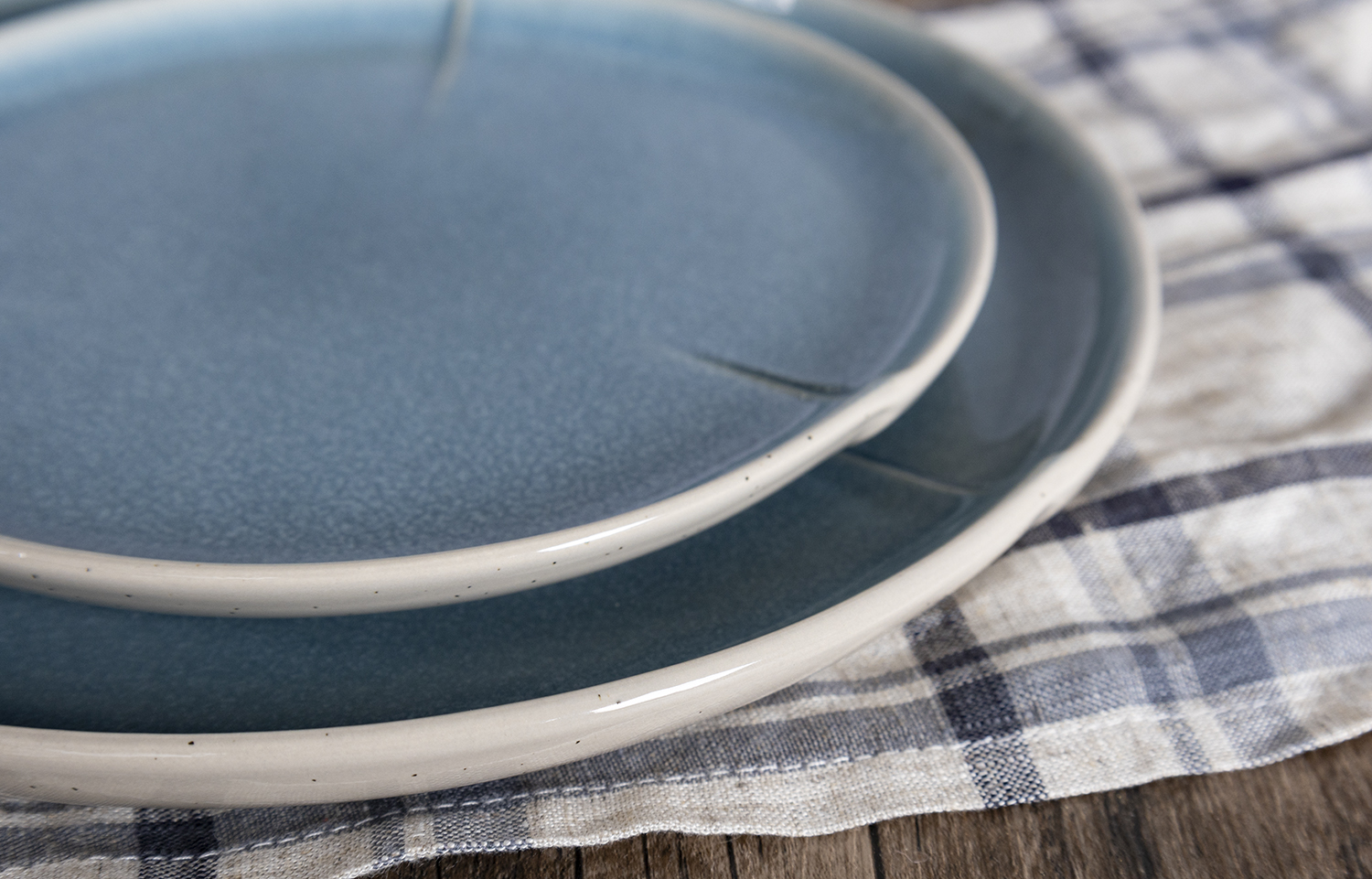 CHANGSHA HAPPY GO Speckled Stoneware Dinnerware Set – Colorful Reactive Interior Plates, Bowls & Mugs with Bamboo Lid Storage Jars|happygodinnerware.com