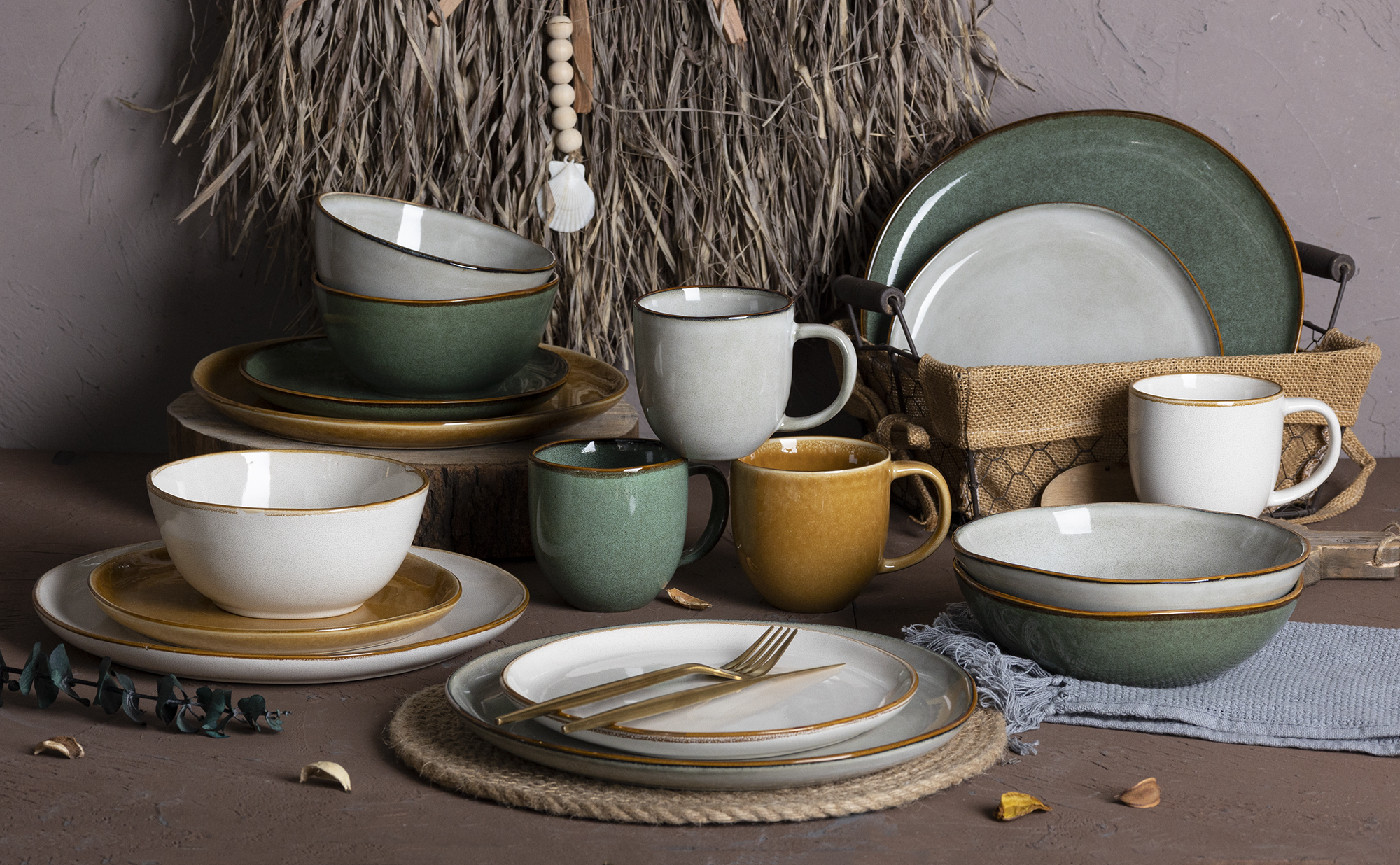 CHANGSHA HAPPY GO Retro Edge Stoneware Dinnerware Set – Color Glazed Plates, Bowls & Mugs with Rustic Brown Rim Design|happygodinnerware.com