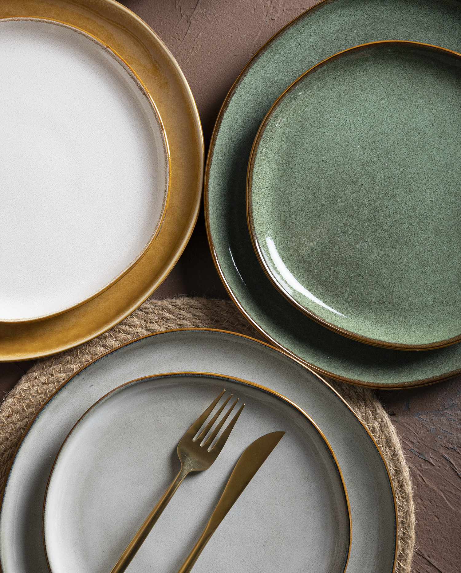 CHANGSHA HAPPY GO Retro Edge Stoneware Dinnerware Set – Color Glazed Plates, Bowls & Mugs with Rustic Brown Rim Design|happygodinnerware.com